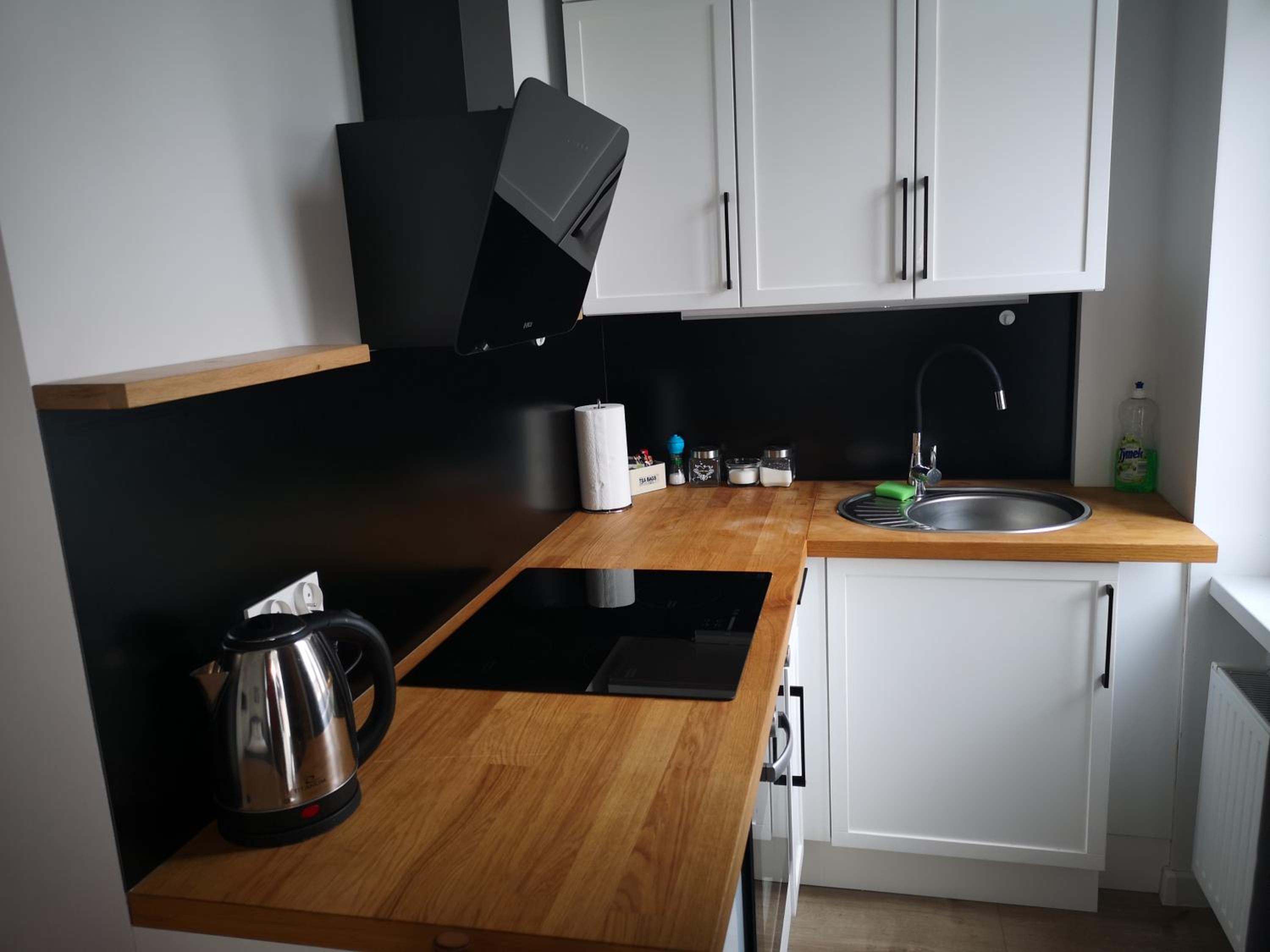 Studio Apartment - Photo 1