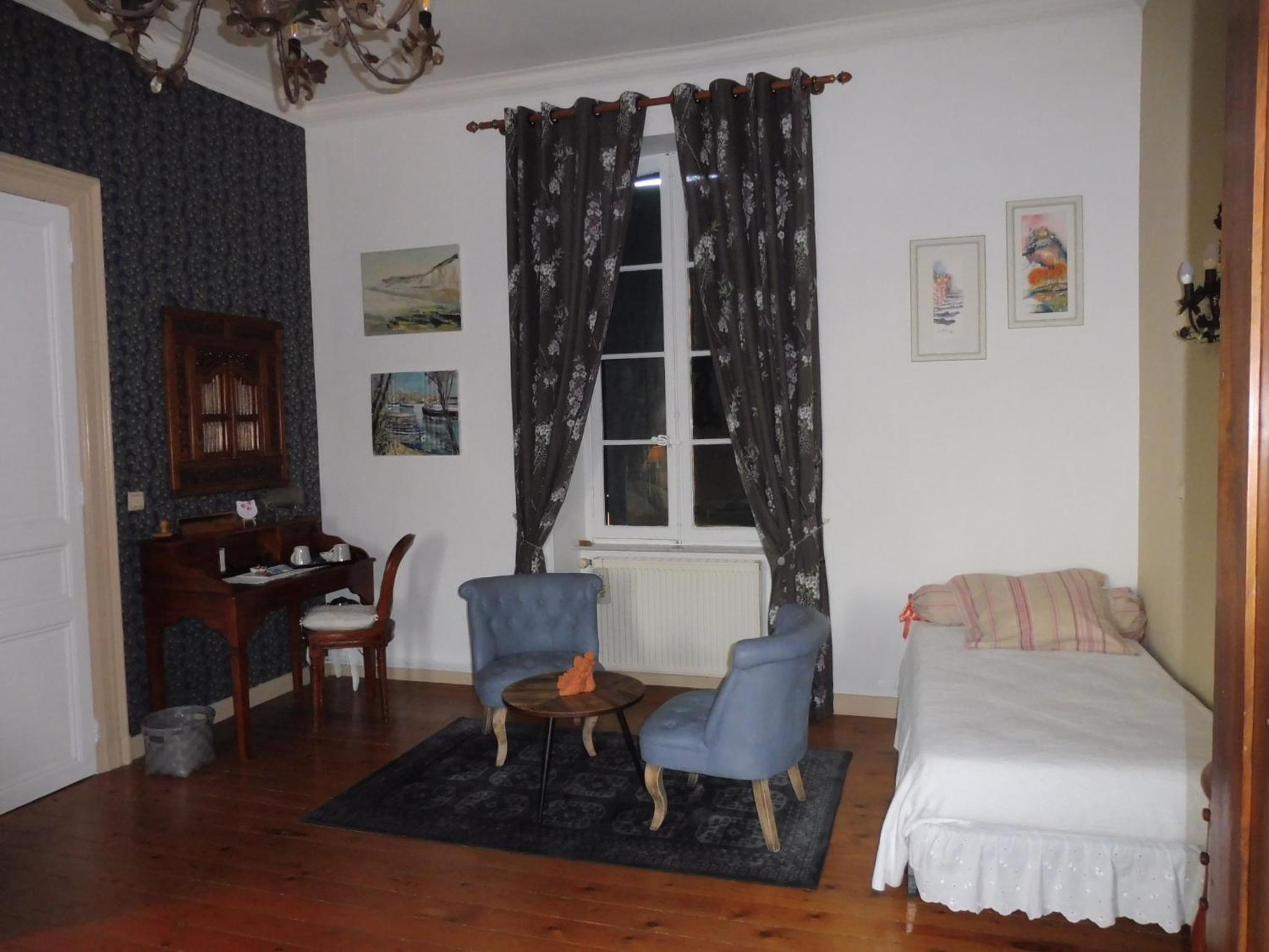 Double Room with Garden View - Photo 3