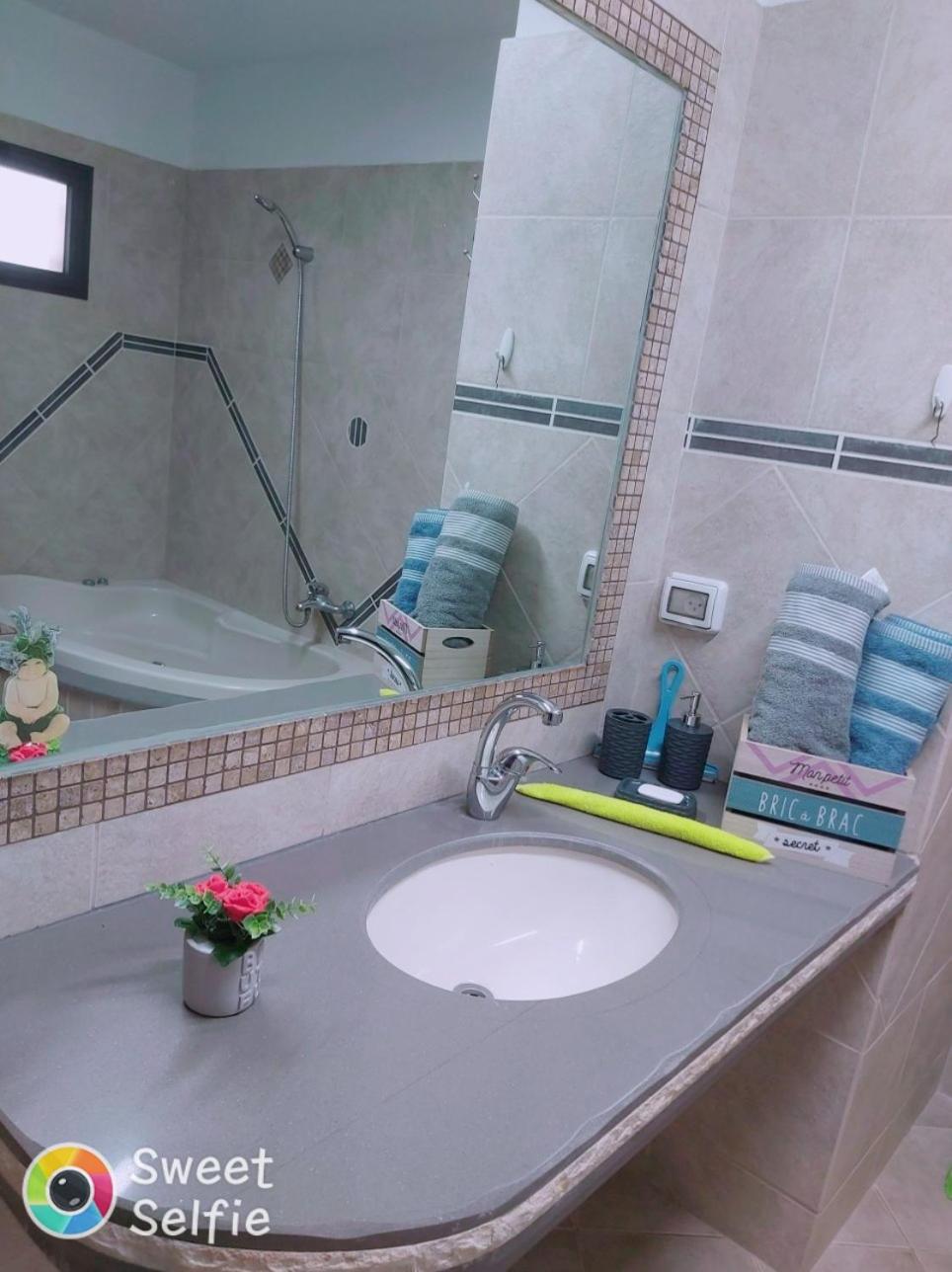 Family Suite with Balcony - Photo 12