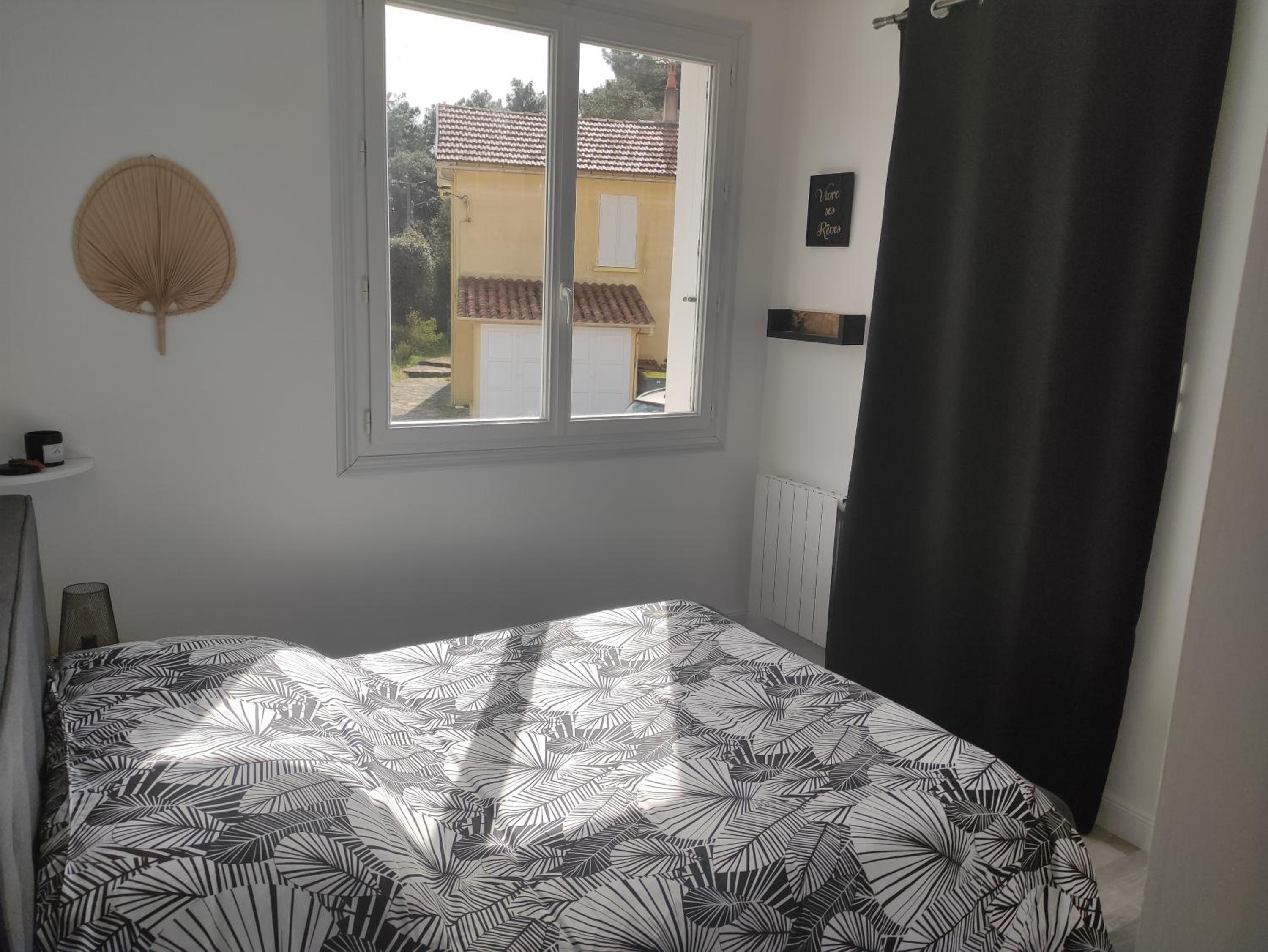 One-Bedroom Apartment - Photo 7