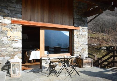 Three-Bedroom House photo 2