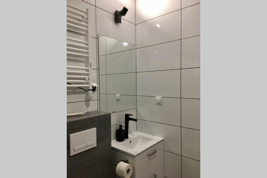 One-Bedroom Apartment - Photo 11