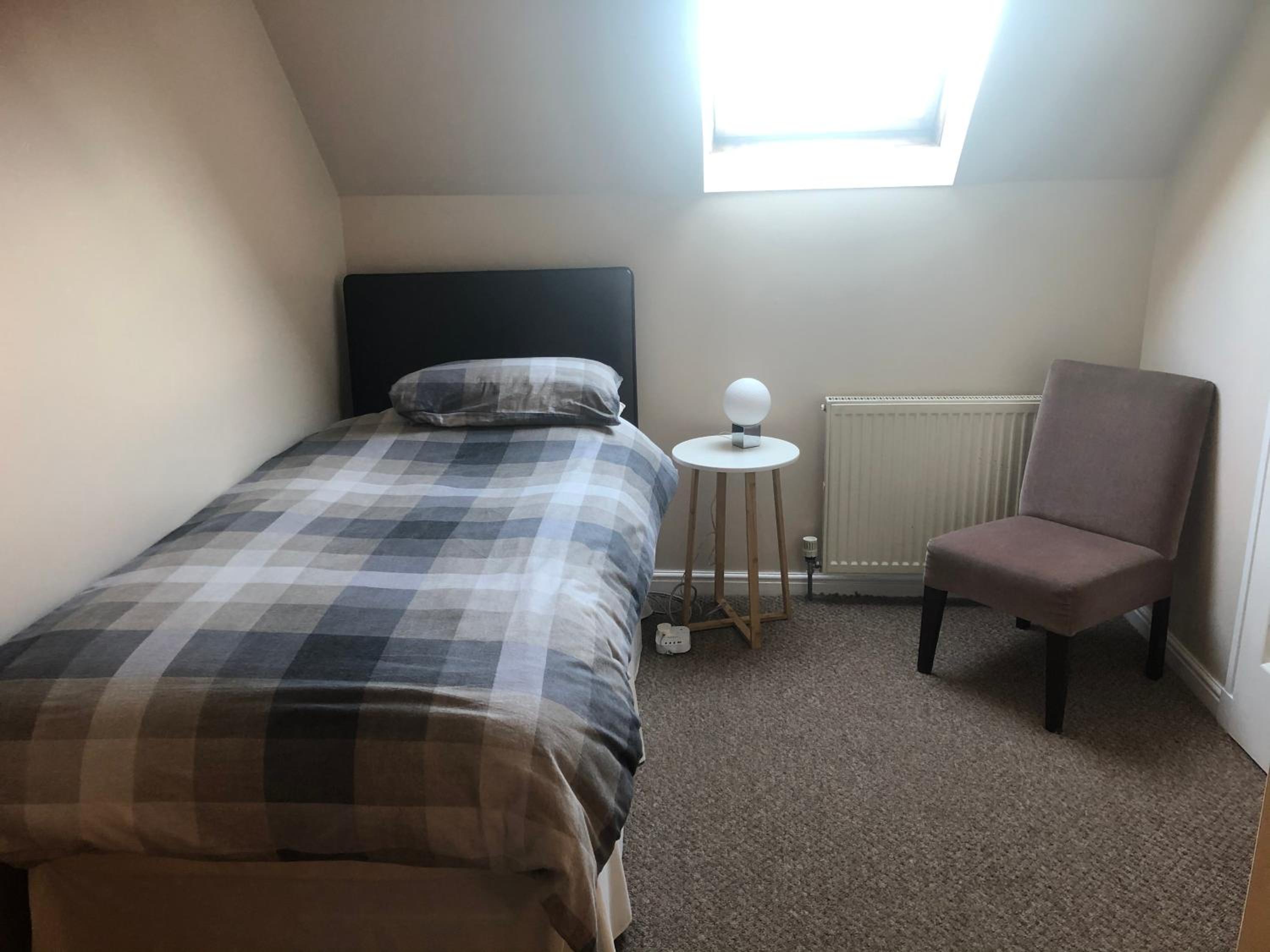 Twin Room with Shower