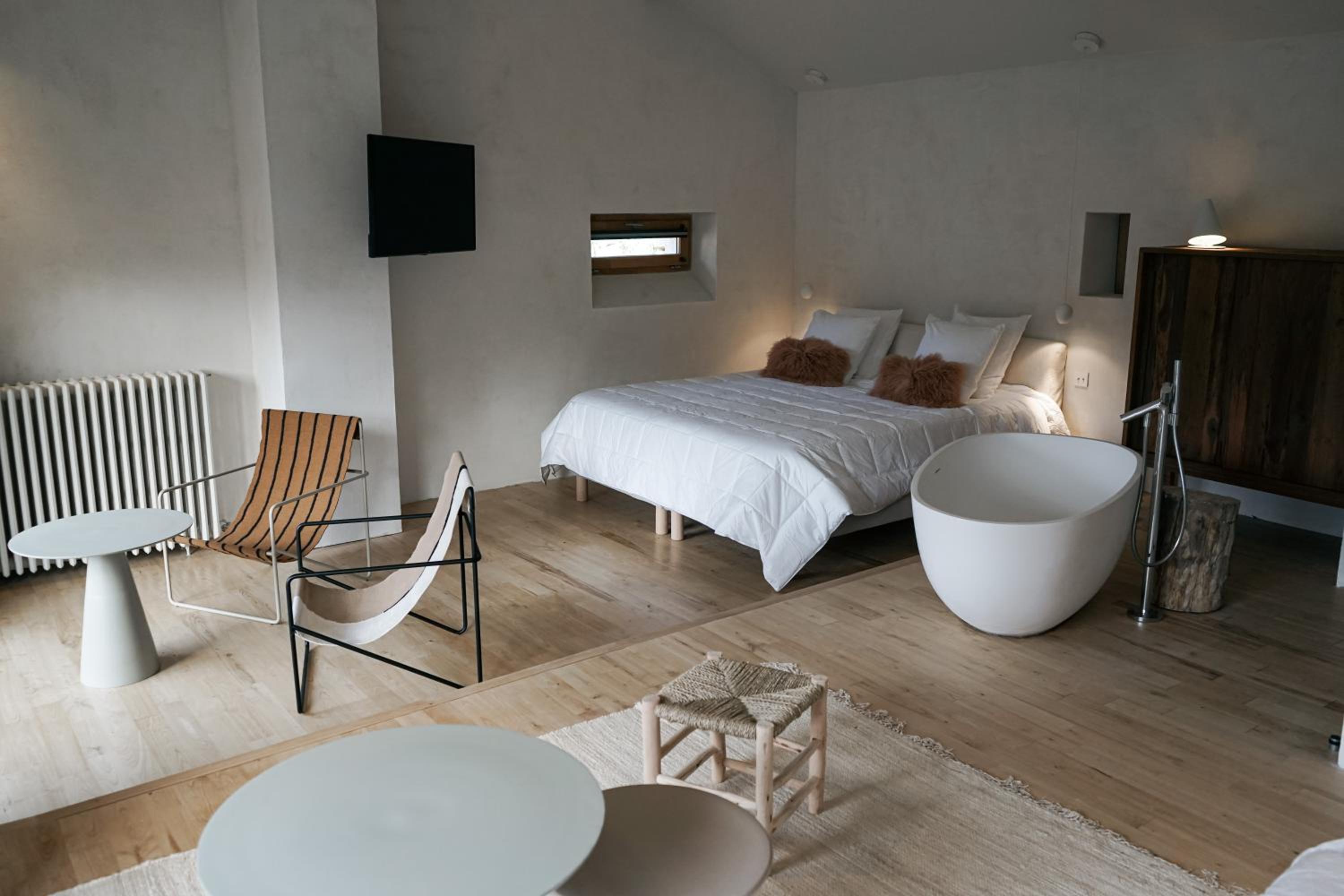 Deluxe Double Room with Bath