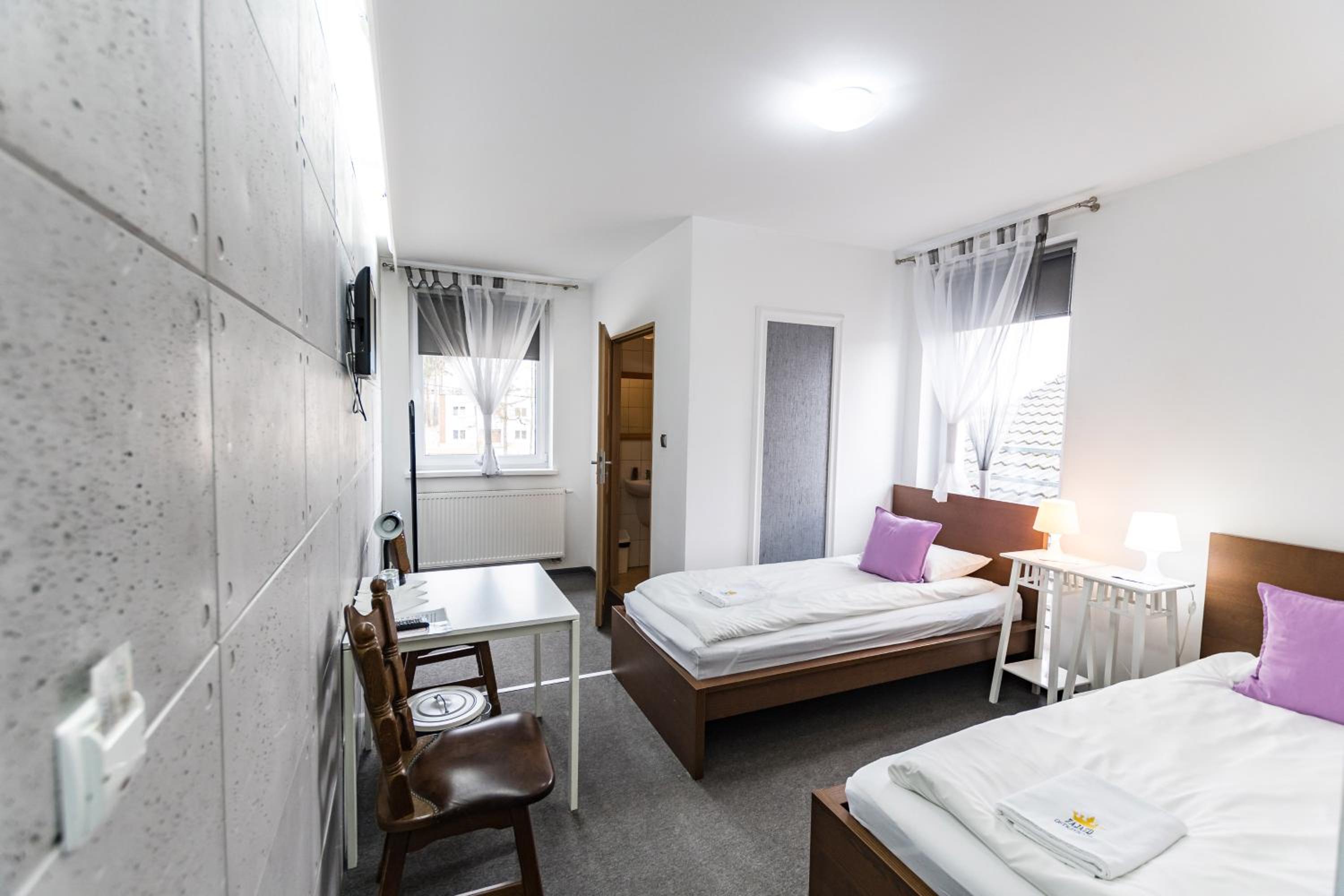 Budget Twin Room photo 2