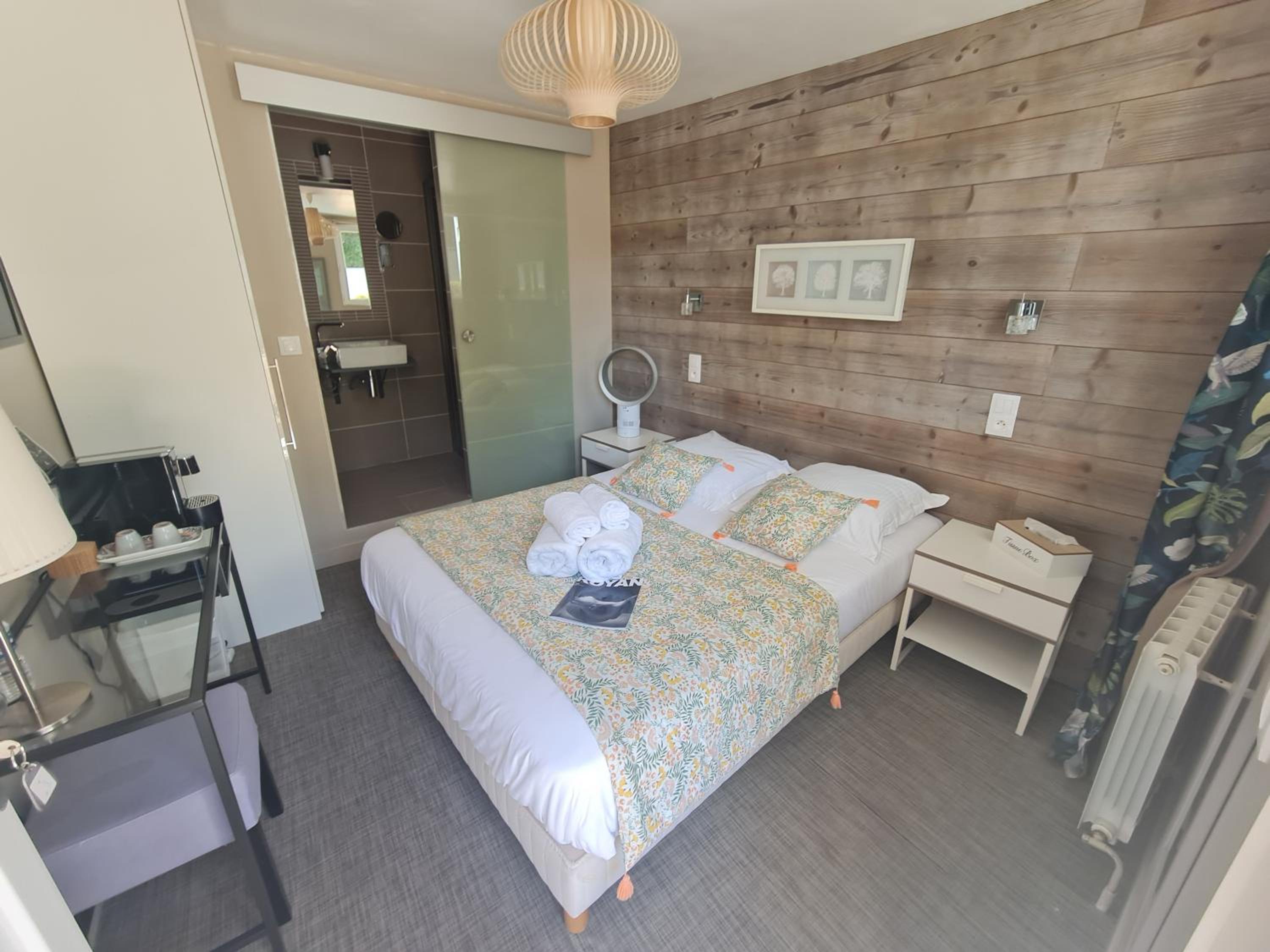 Double Room with Patio photo 1