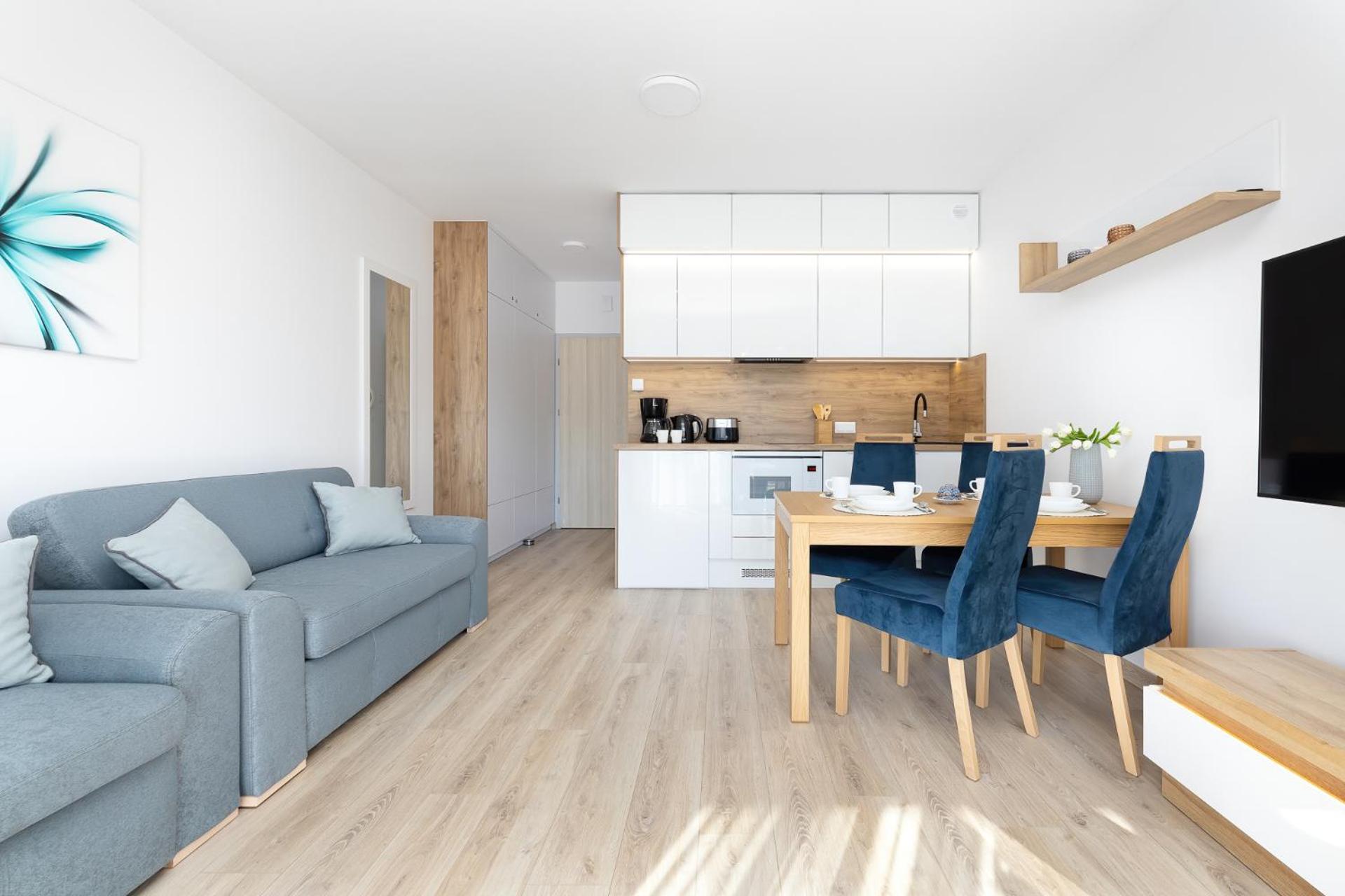 One-Bedroom Apartment - Photo 2