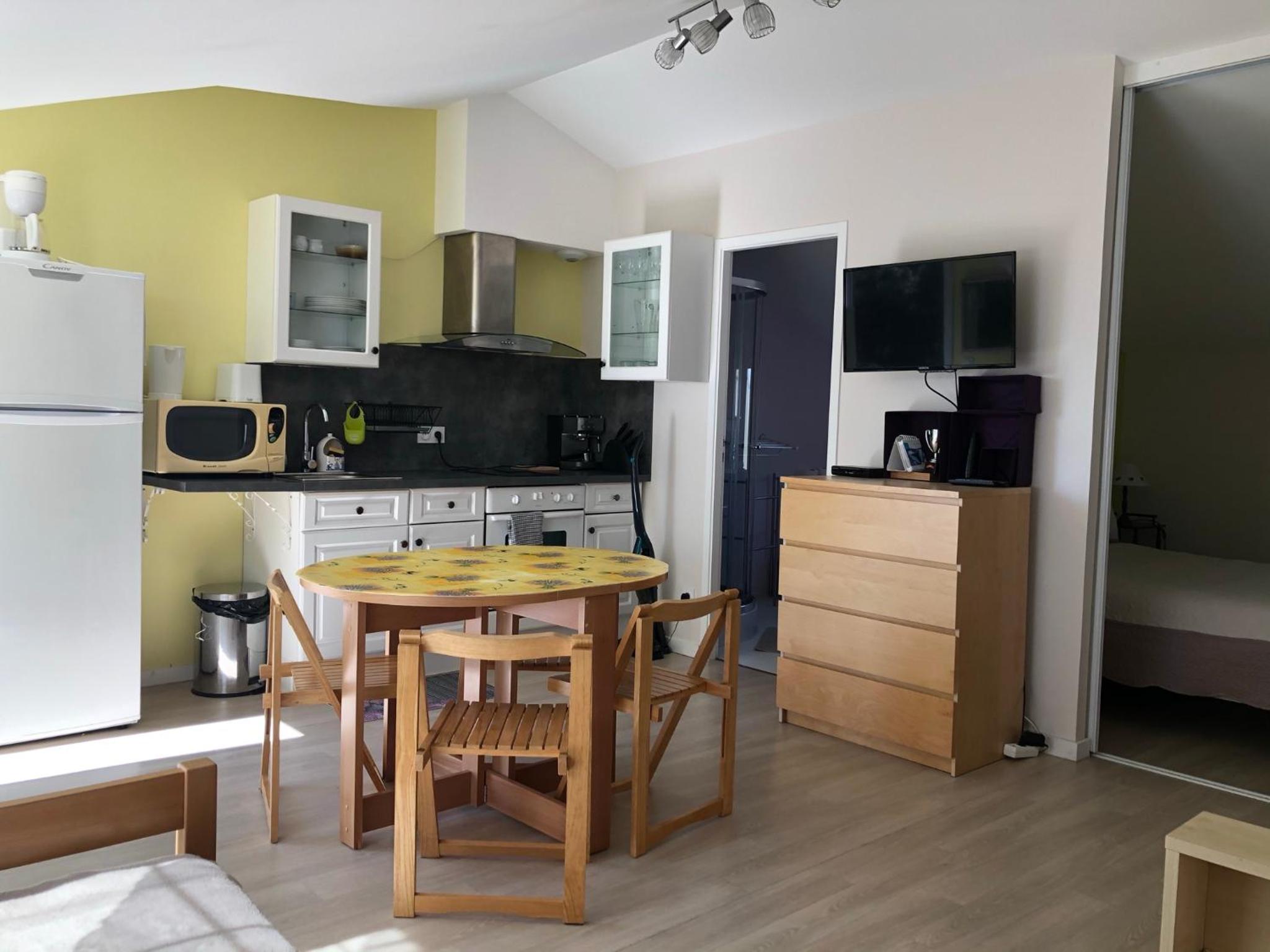 One-Bedroom Apartment - Photo 6