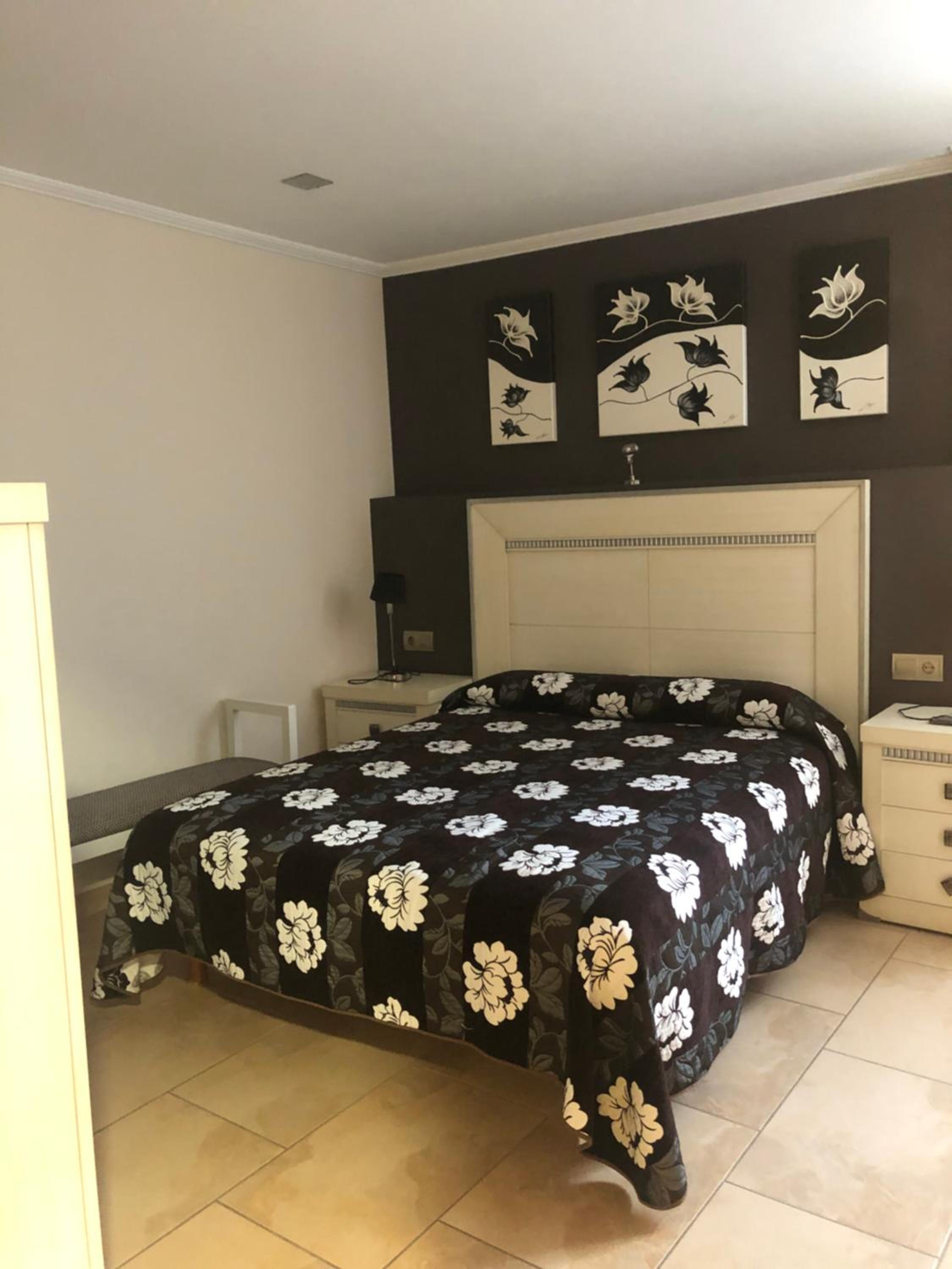 Deluxe Double Room with Bath photo 1
