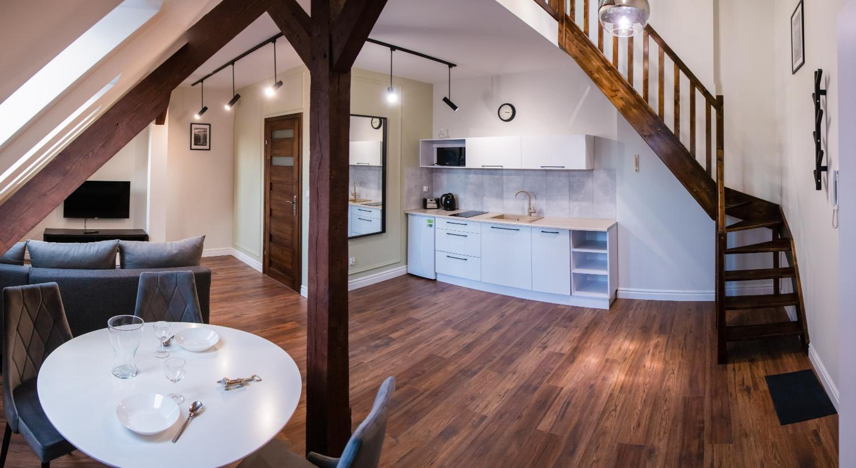 One-Bedroom Apartment - Photo 1