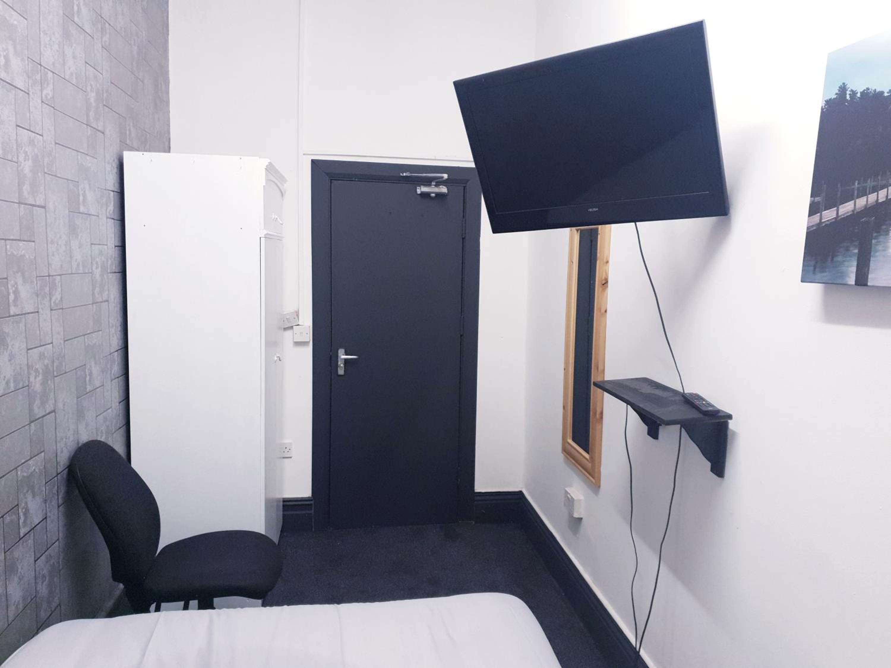 Economy Double Room photo 2