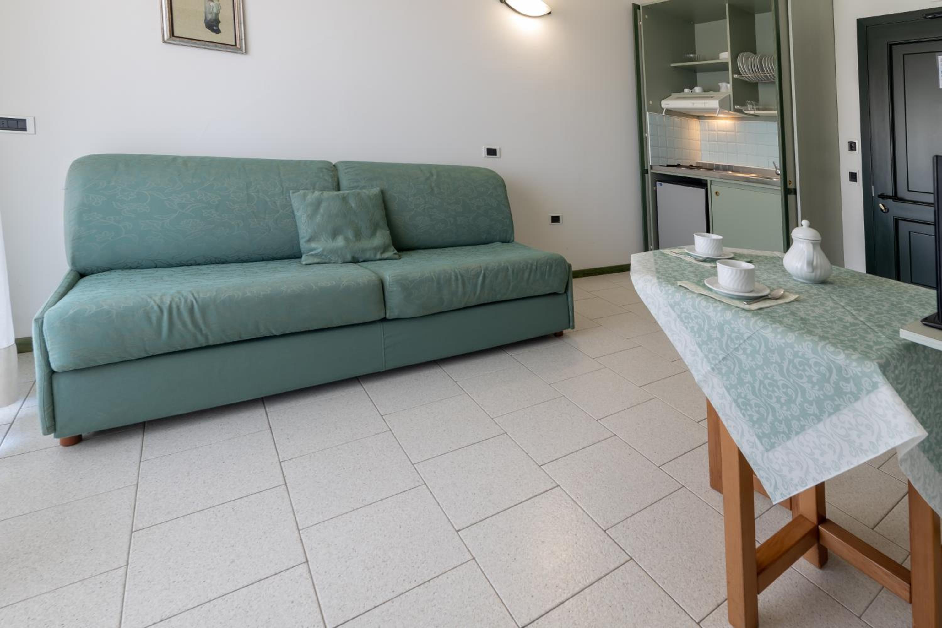 Studio Apartment photo 1