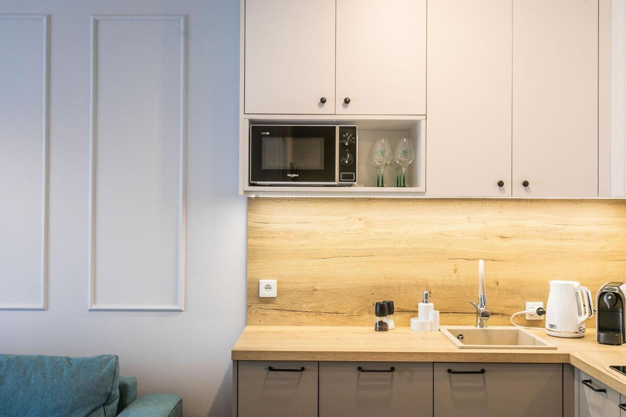 One-Bedroom Apartment - Photo 2