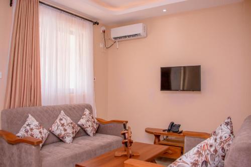 Two-Bedroom Apartment - Photo 30