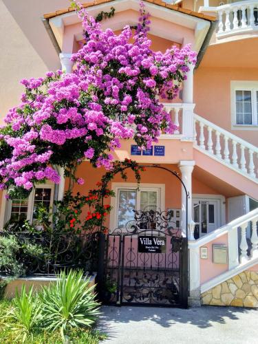 Deluxe Double Room with Balcony photo 1