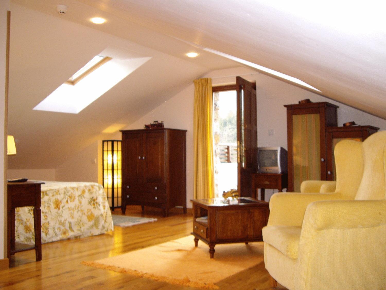 Double or Twin Room (2 Adults + 2 Children)
