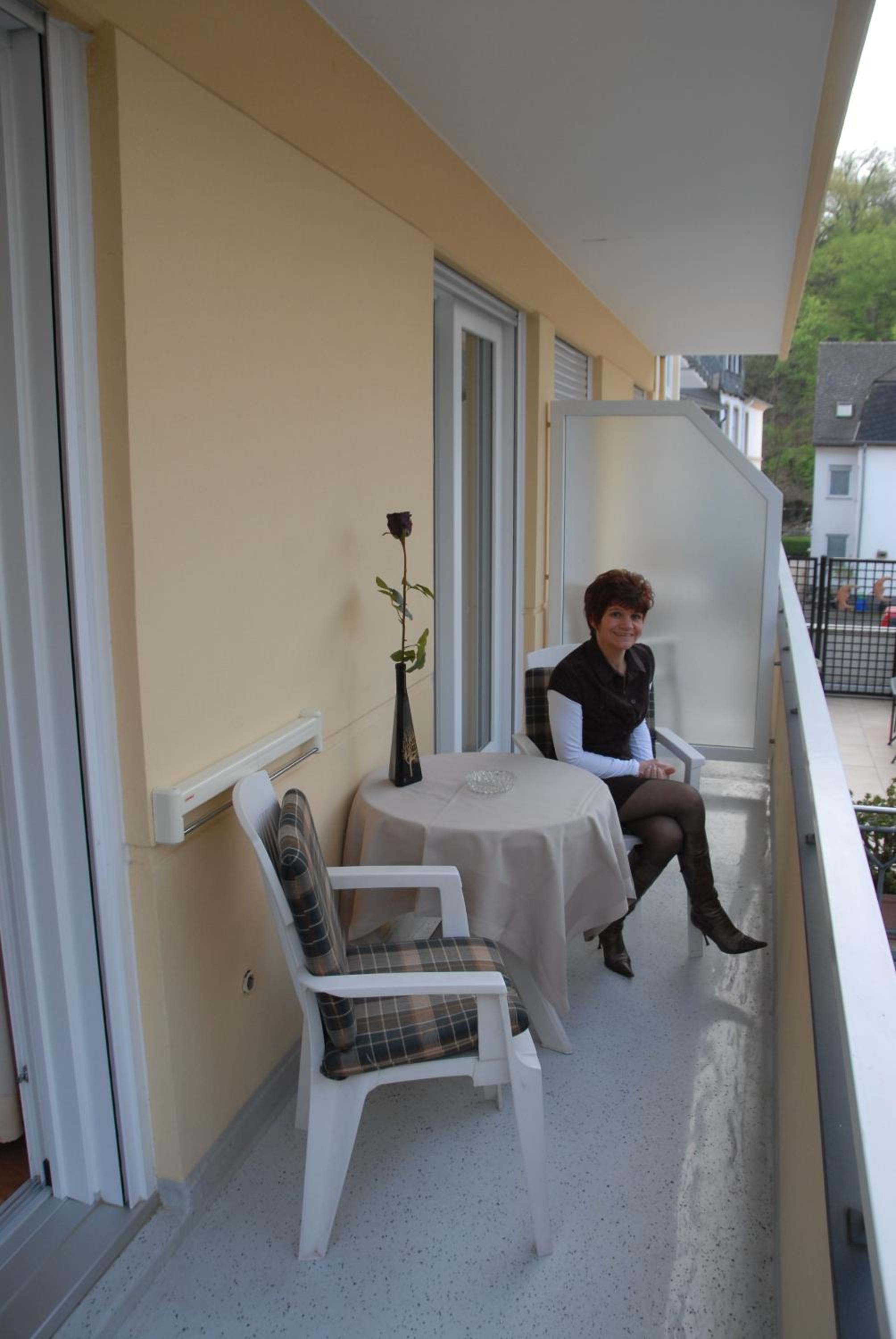 Double Room with Balcony - Photo 3