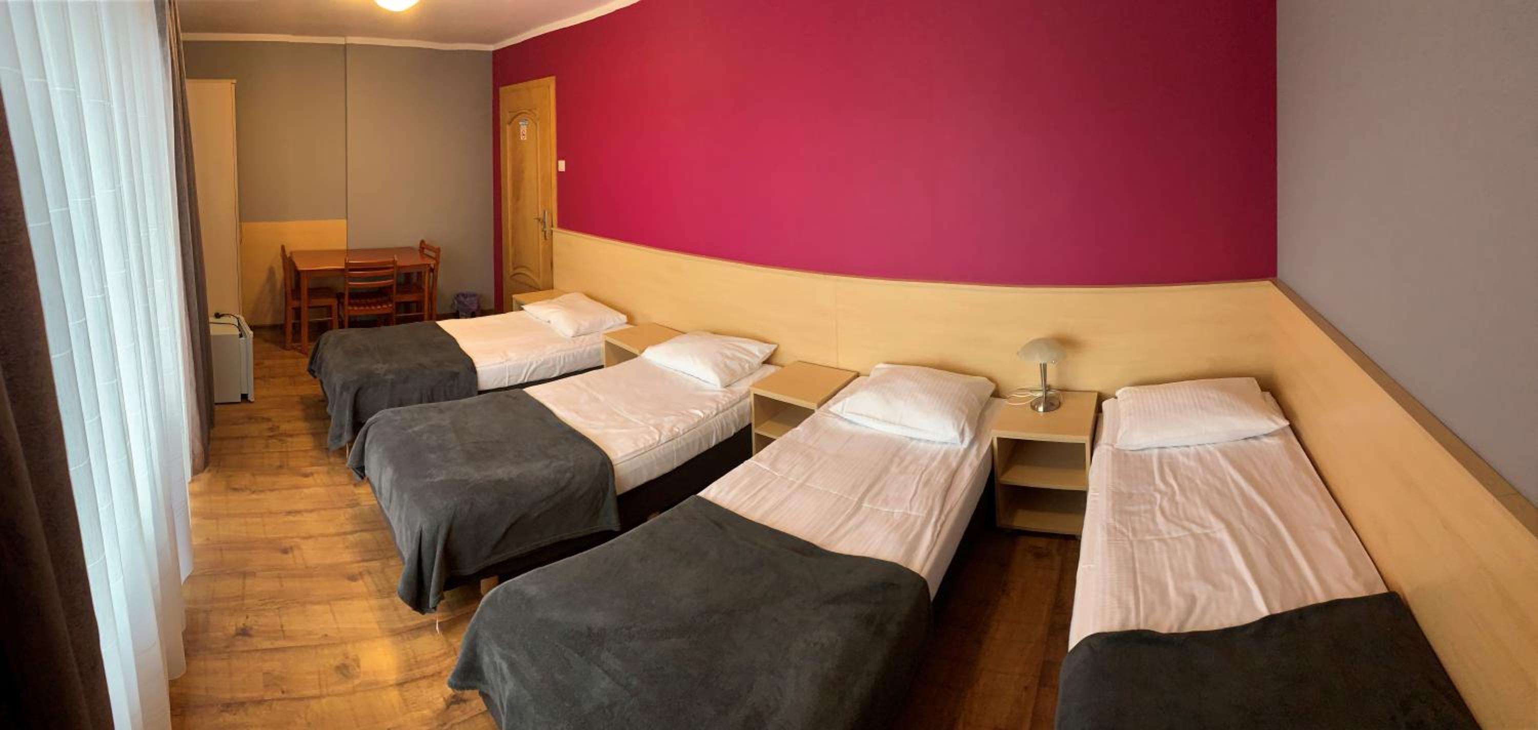 Quadruple Room with Shared Bathroom photo 2