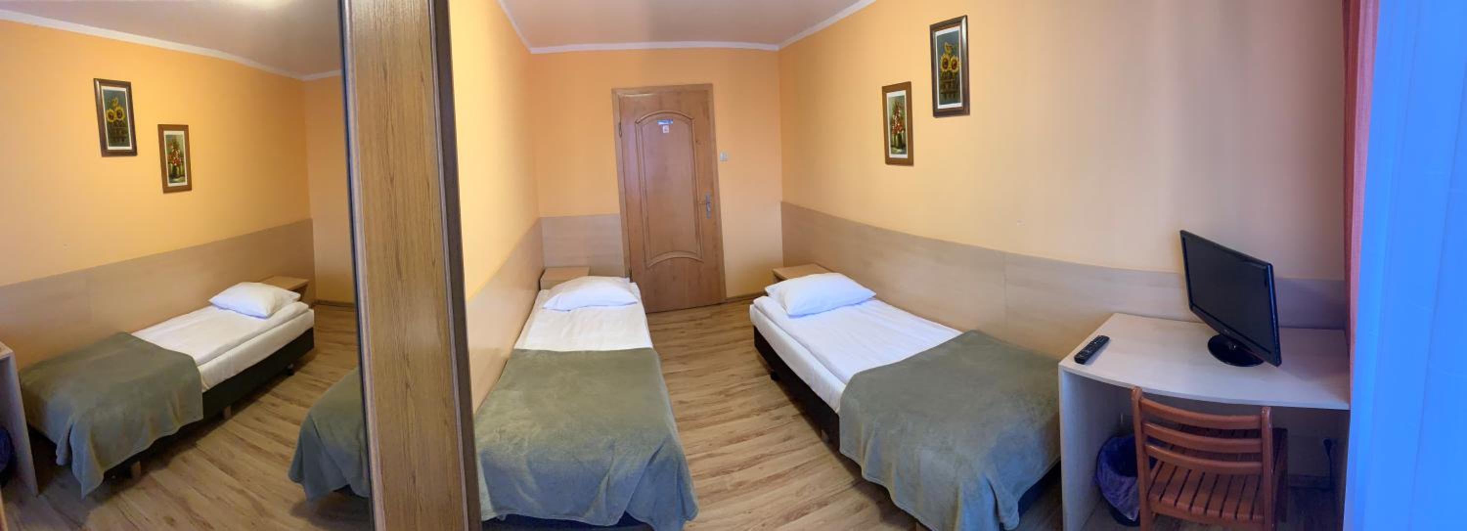 Double Room with Shared Bathroom photo 2