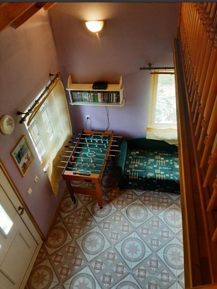 Apartment - Split Level - Photo 1