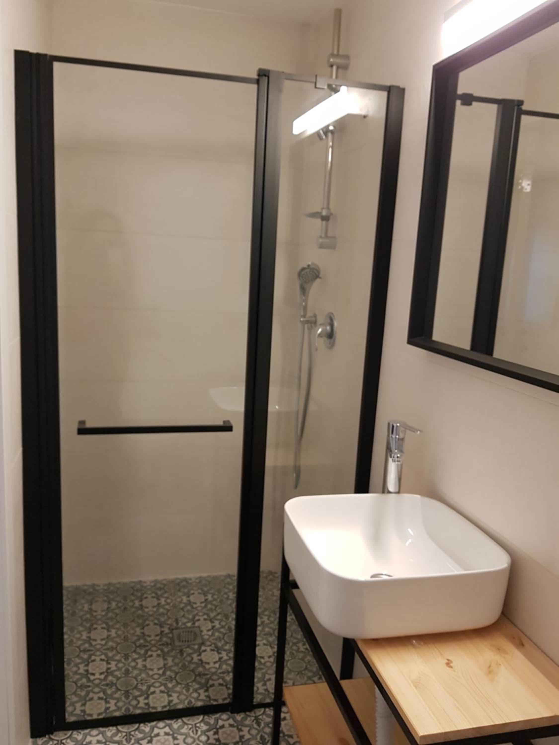 One-Bedroom House - Photo 11