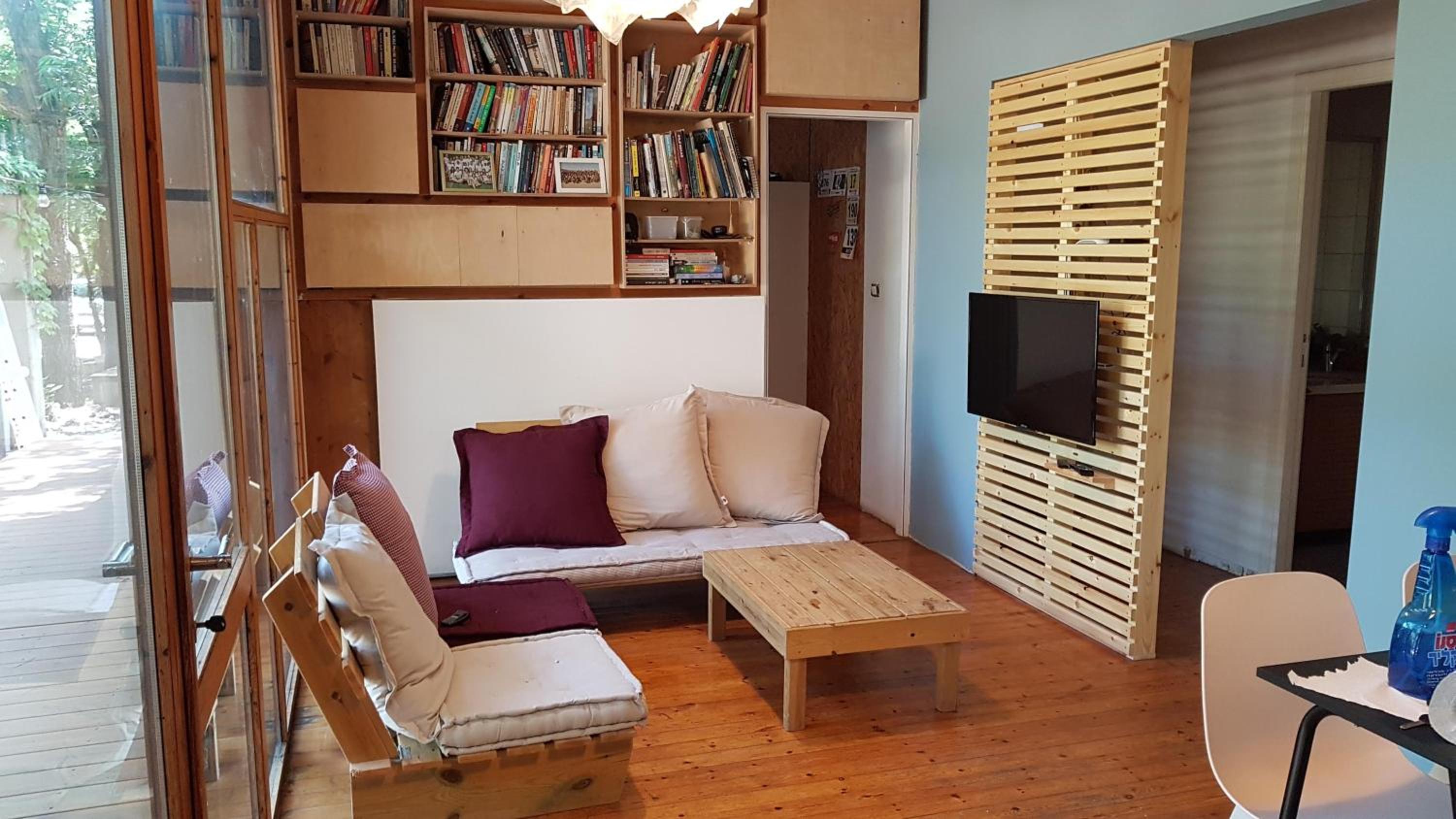 Two-Bedroom House - Photo 8