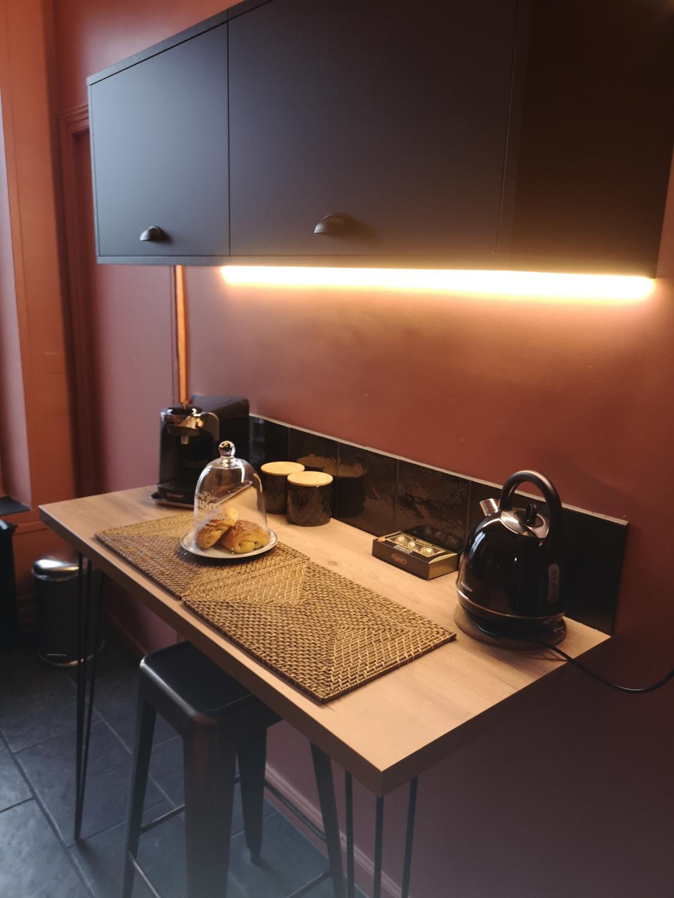 Two-Bedroom Apartment - Photo 2