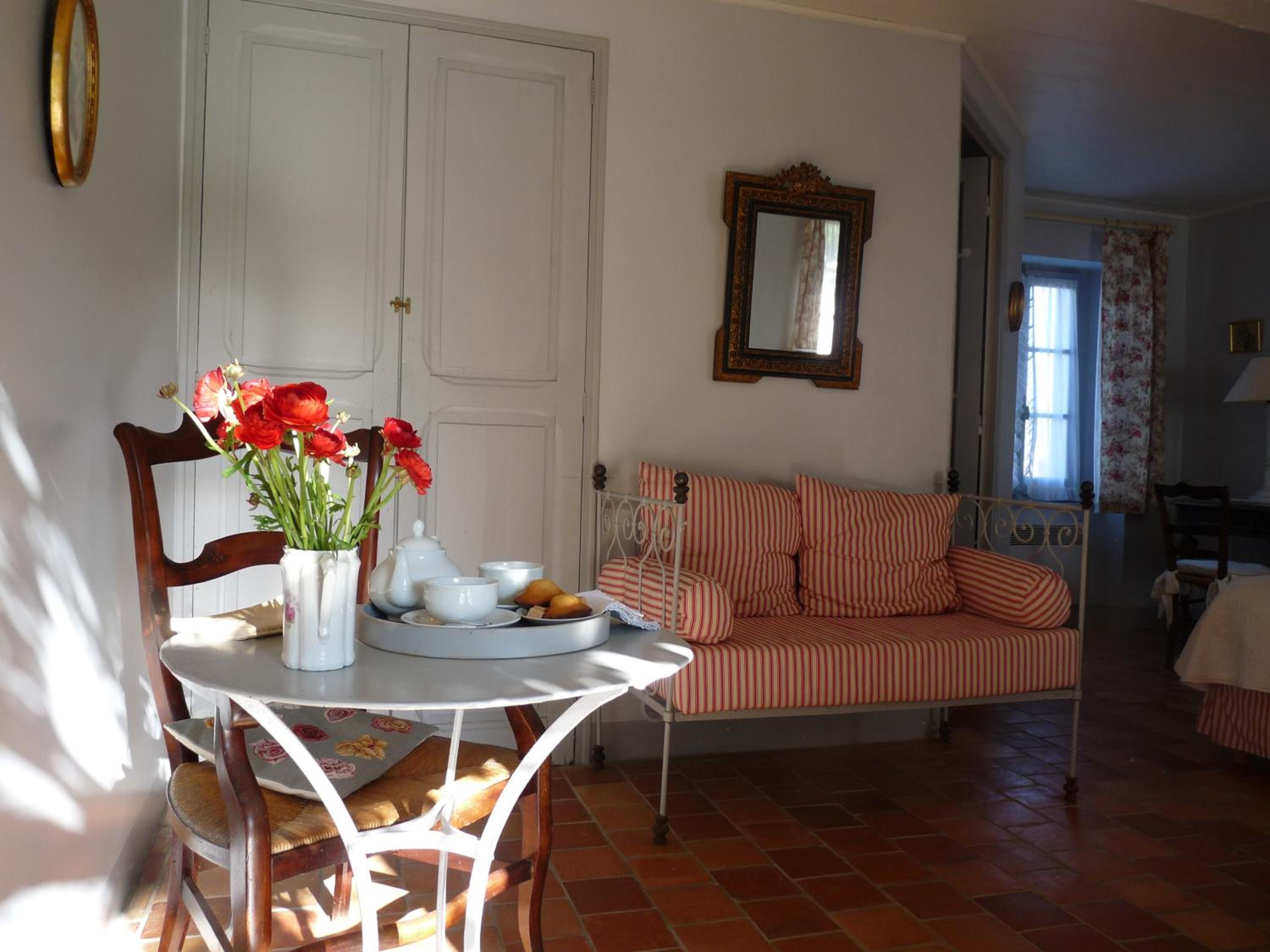 Twin Room with Private Bathroom photo 3