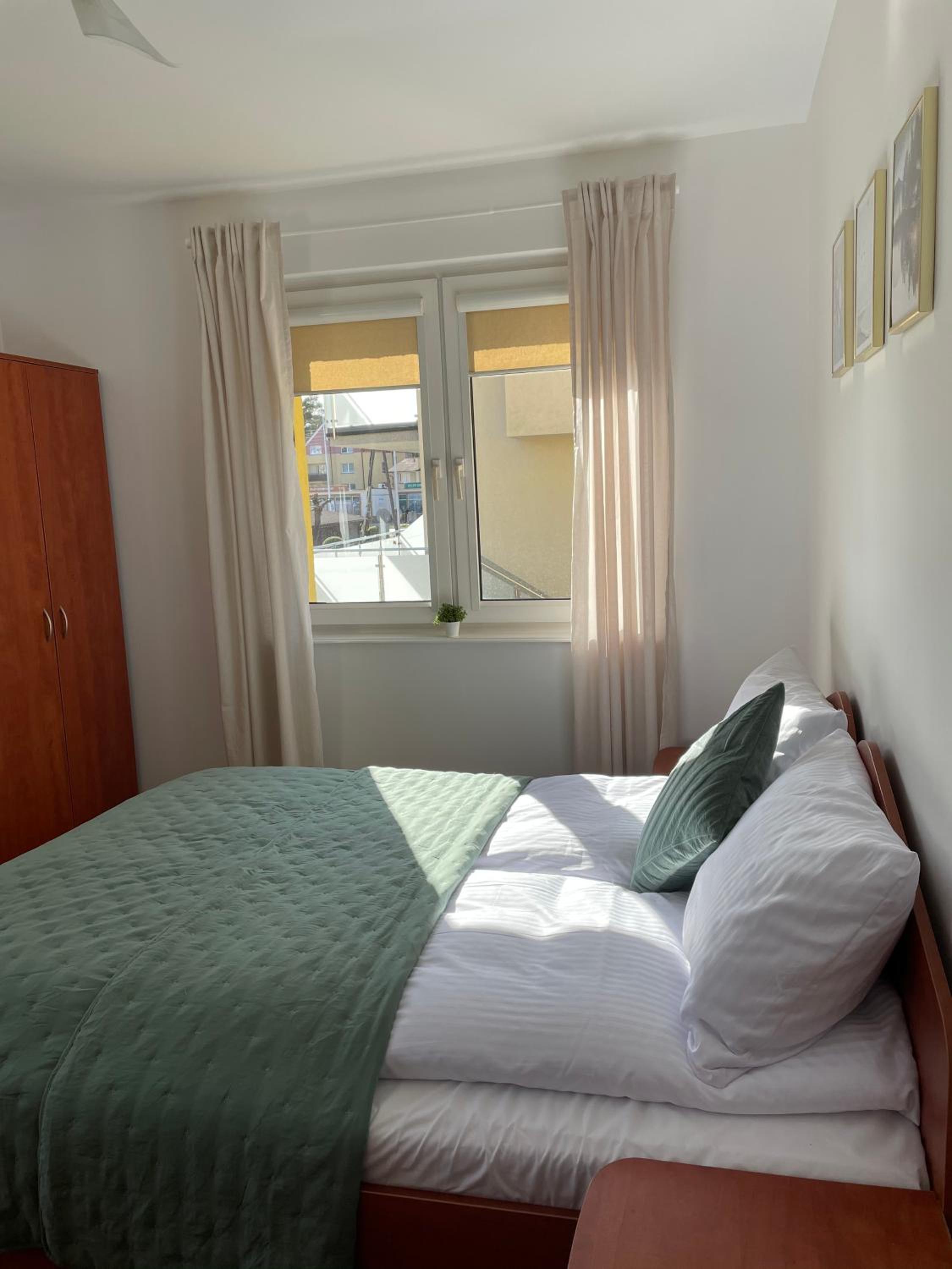 Family Suite with Balcony - Photo 16