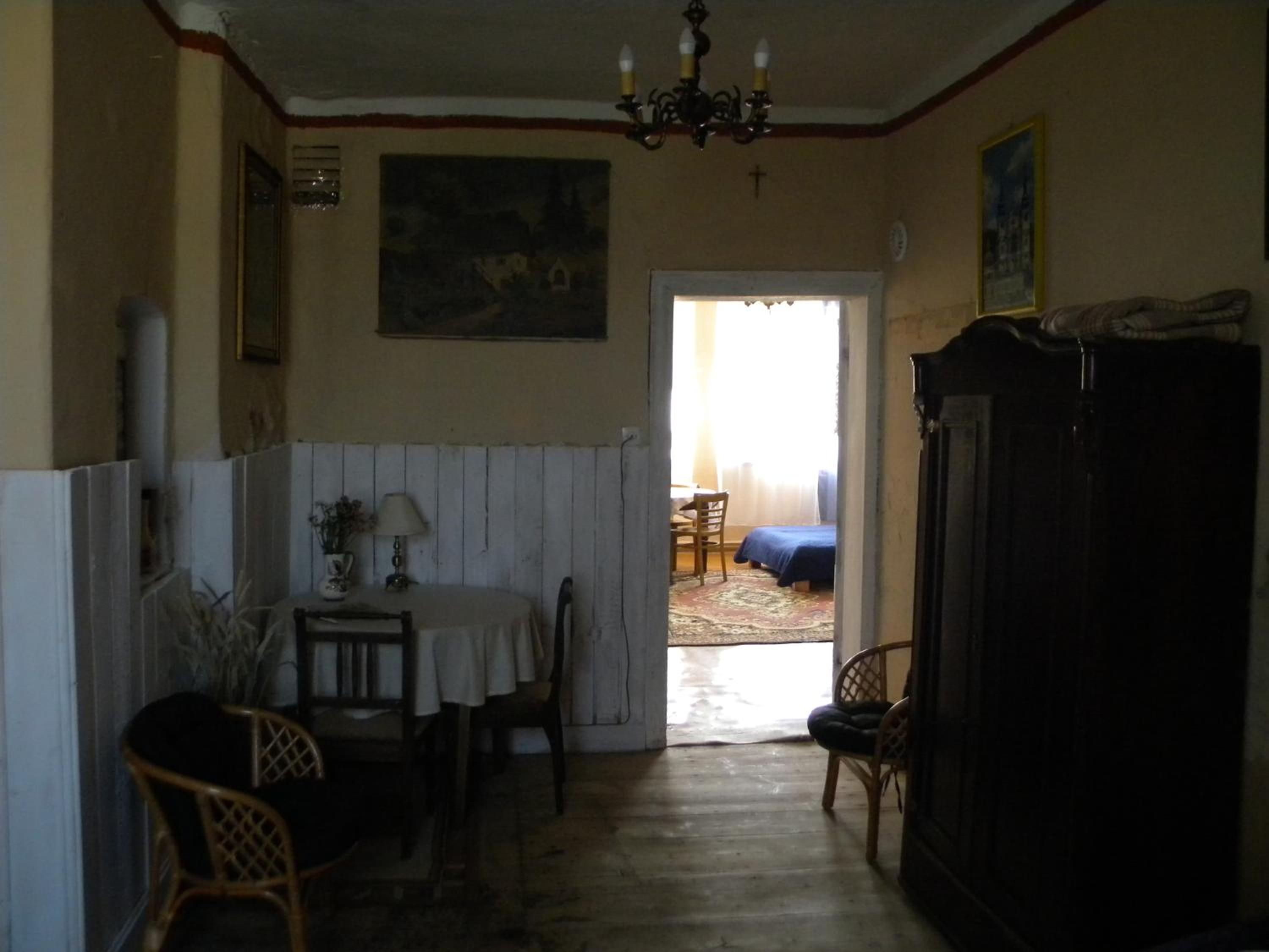 Large Double Room - Photo 5