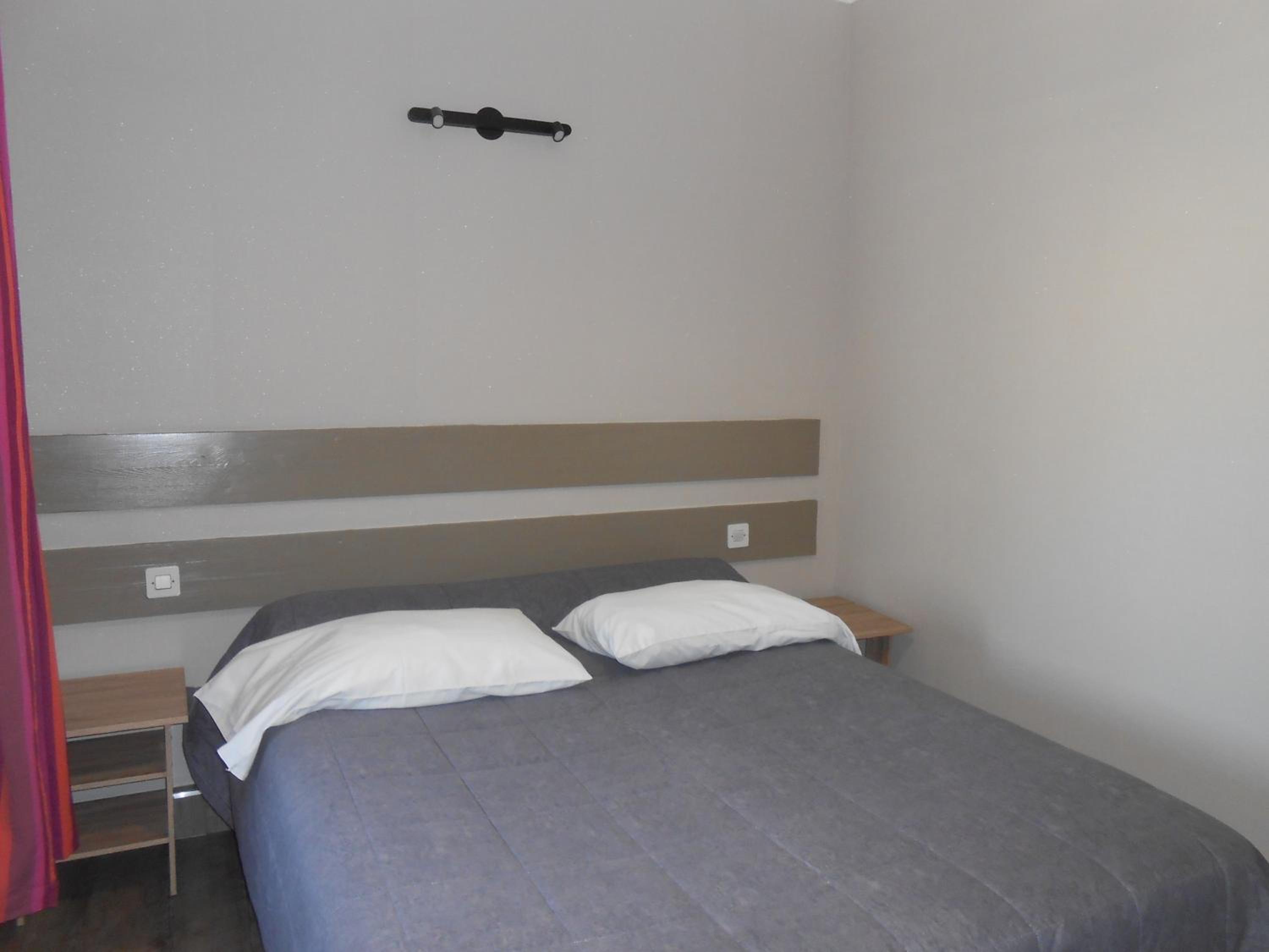 Double or Twin Room with Shared Bathroom photo 3