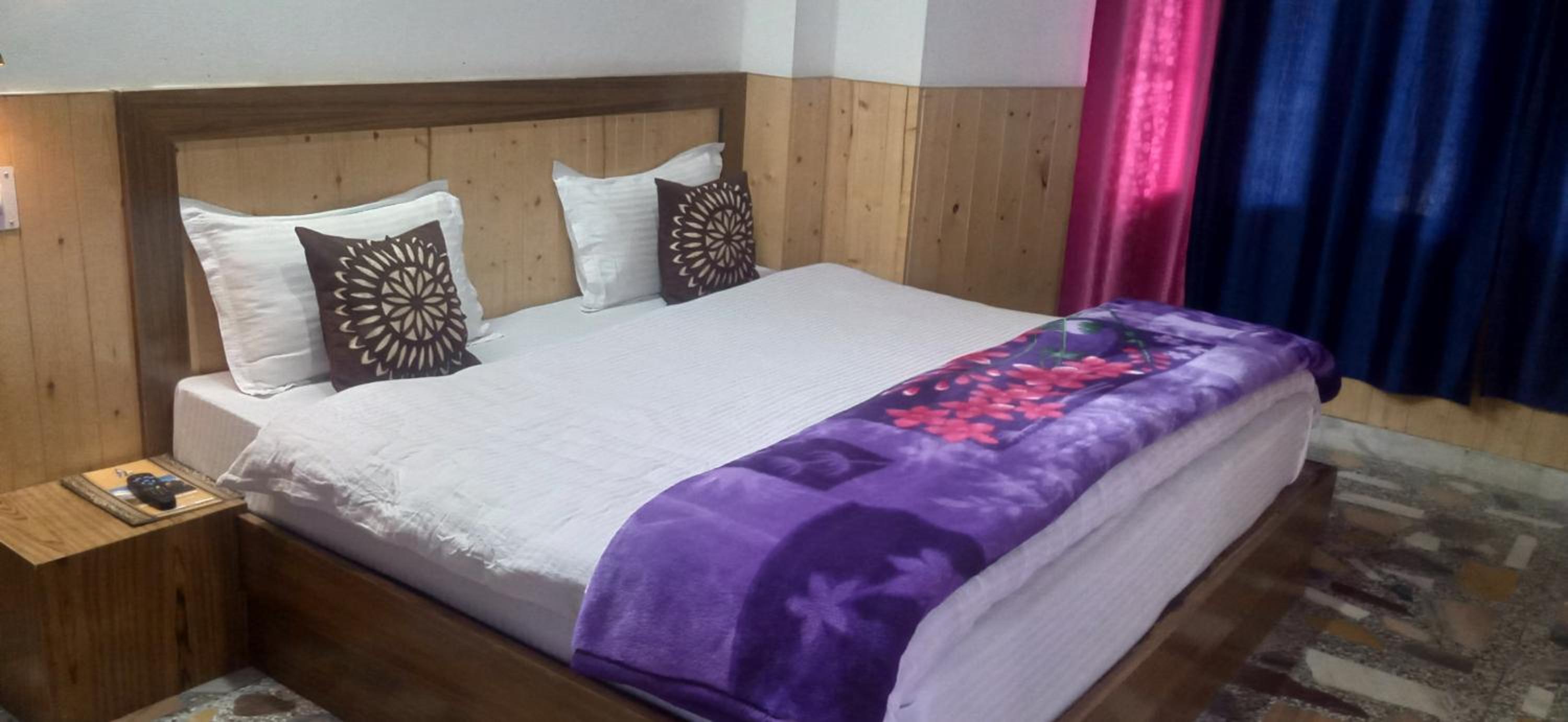 Deluxe Room (2 Adults + 1 Child) photo 3
