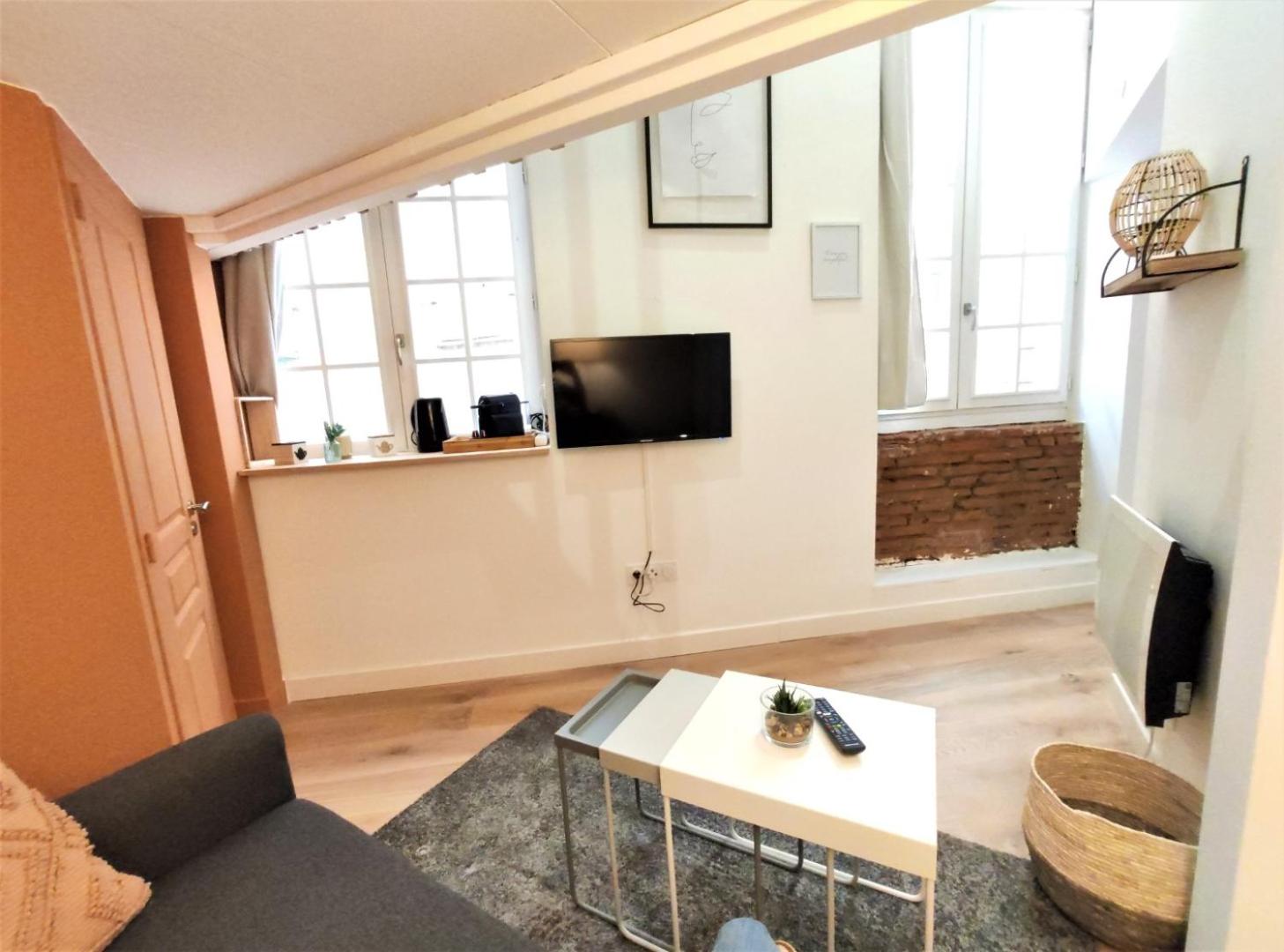 Standard Studio - Photo 17