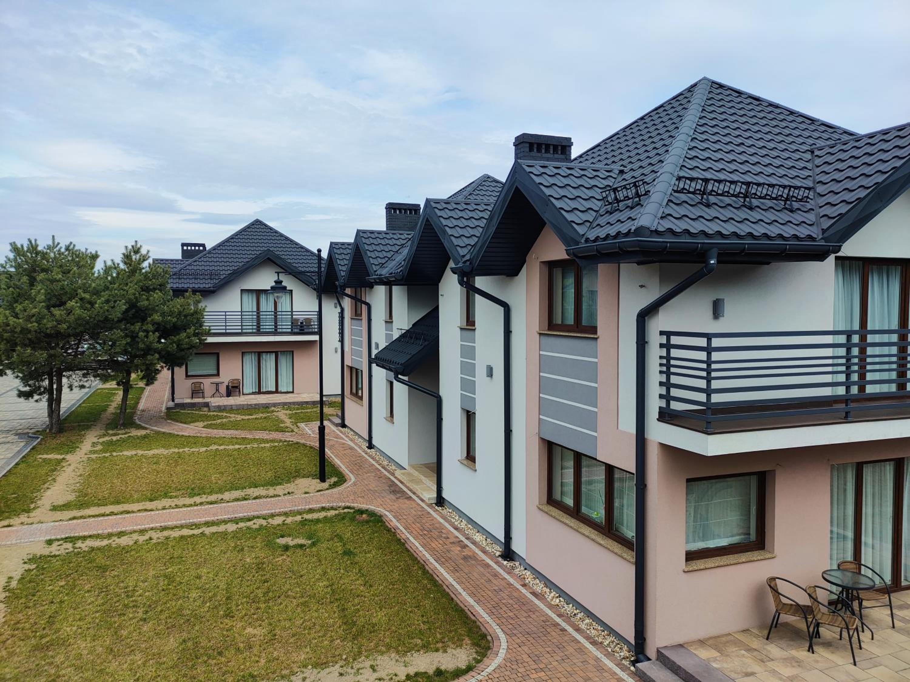 Apartment with Terrace - Photo 12