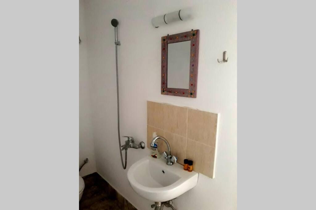 One-Bedroom House - Photo 4