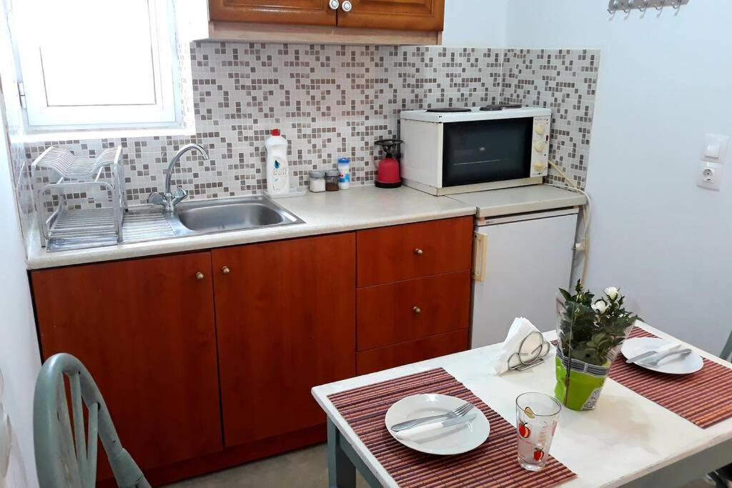 One-Bedroom House - Photo 15