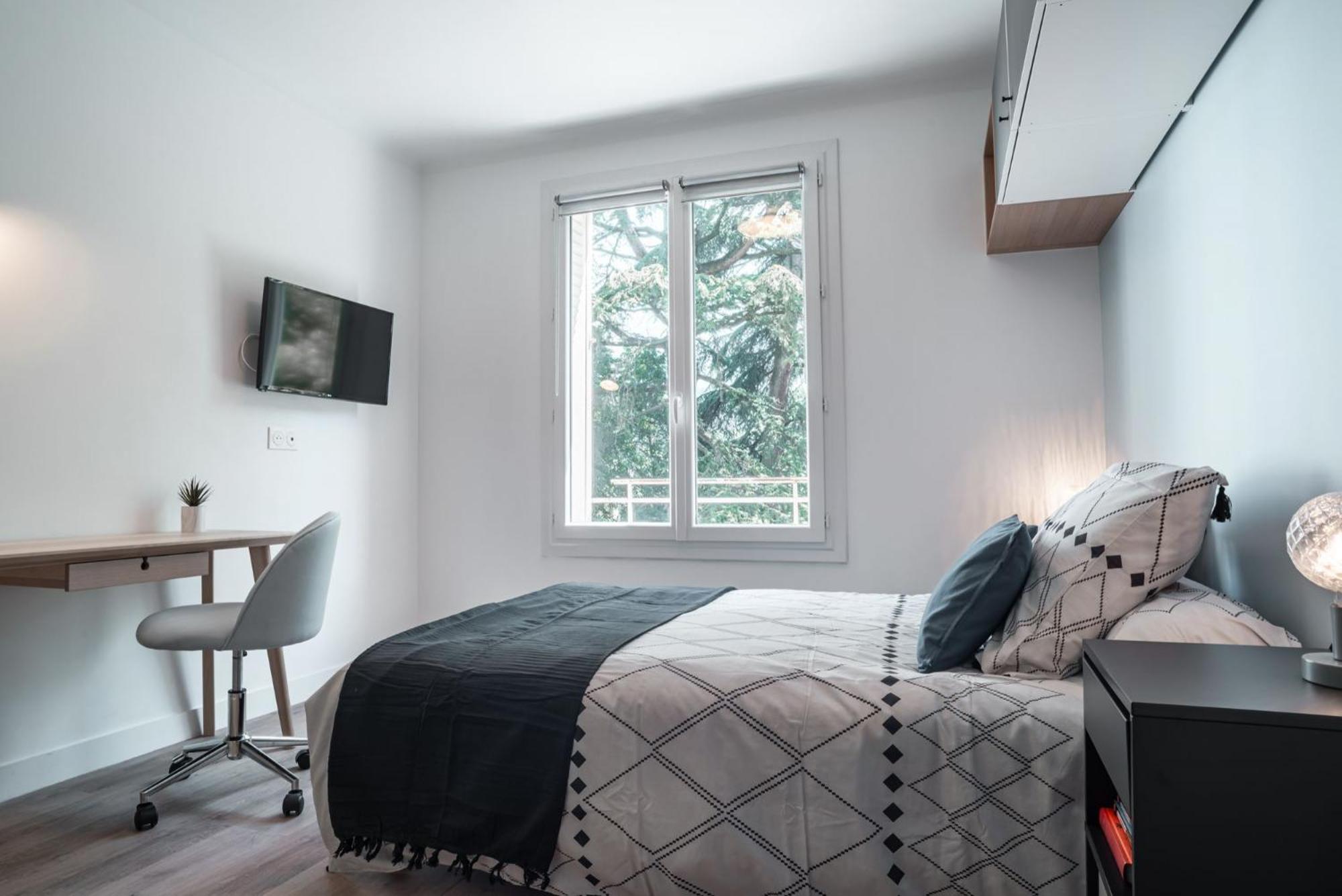 Double Room with Private Bathroom - Photo 8