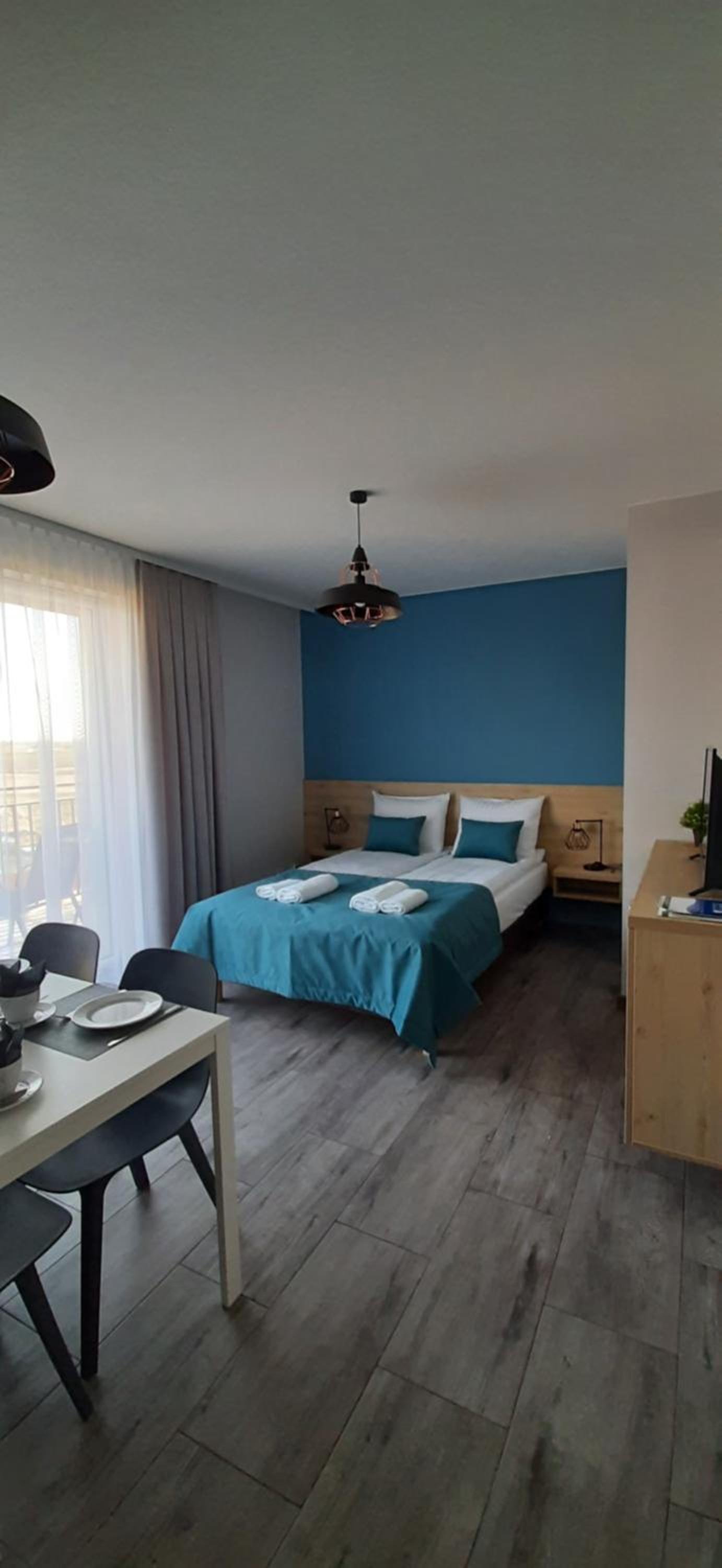 Apartment with Balcony photo 3