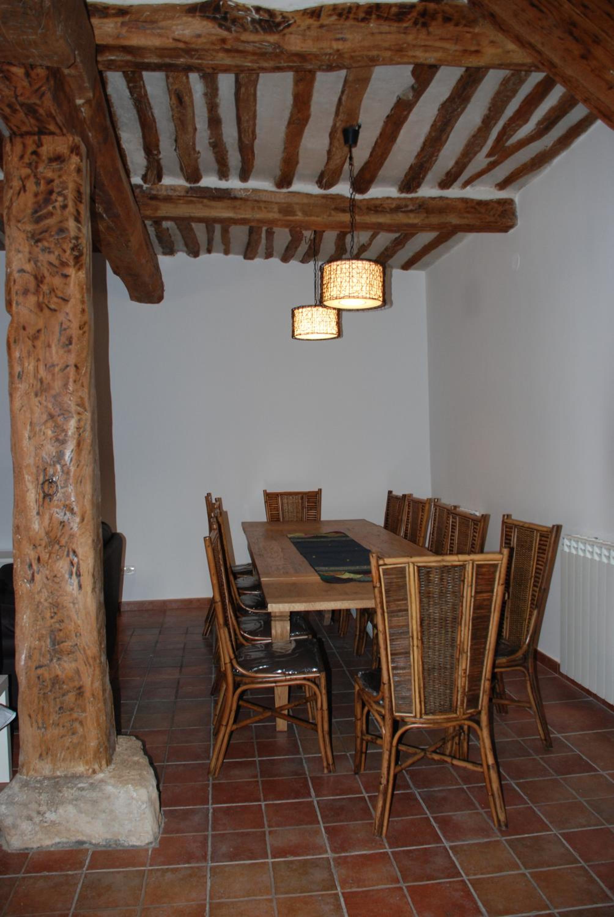 Six-Bedroom House photo 2