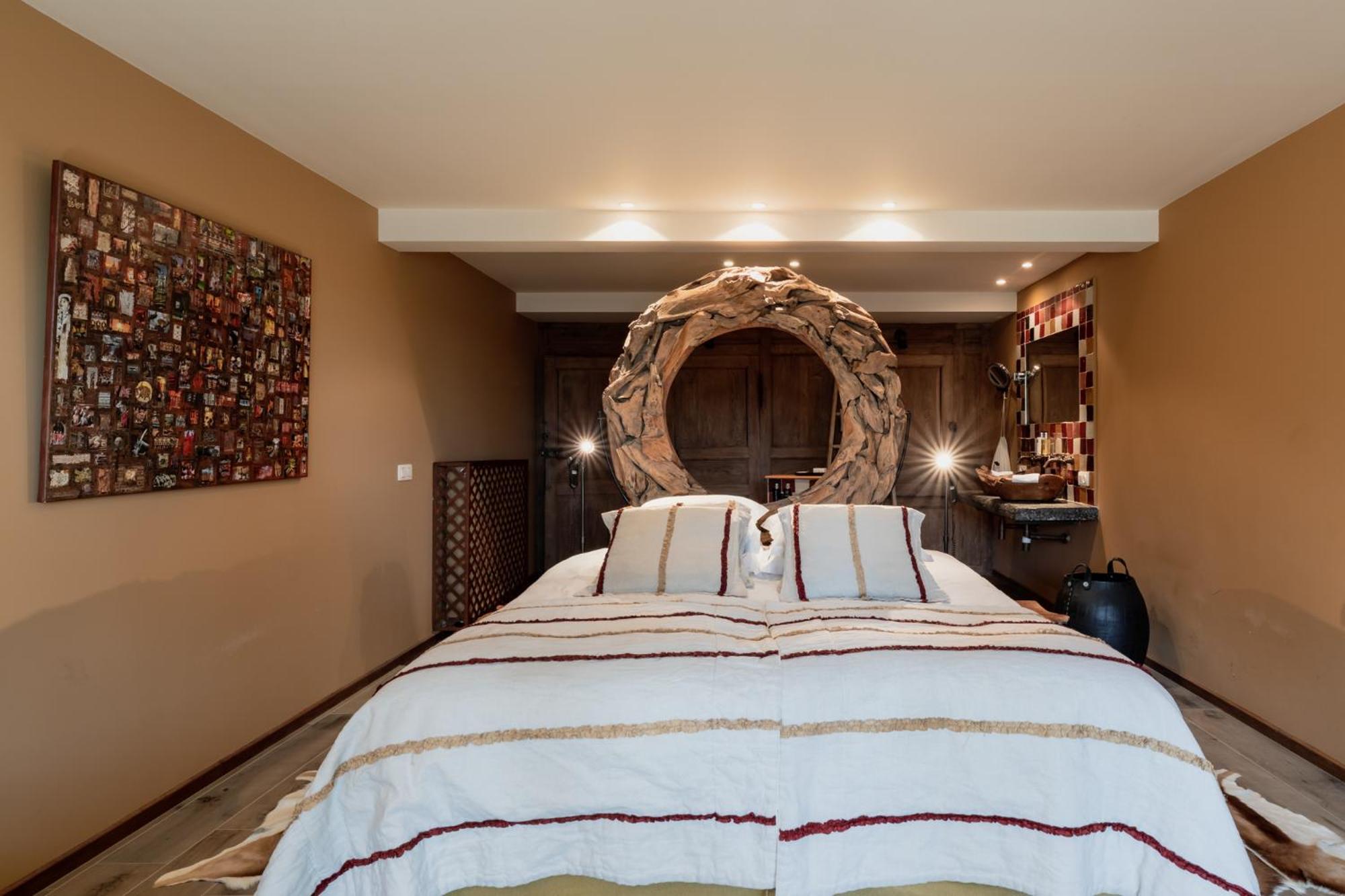 Deluxe Double Room with Bath photo 3