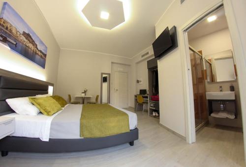 Deluxe Triple Room photo 3