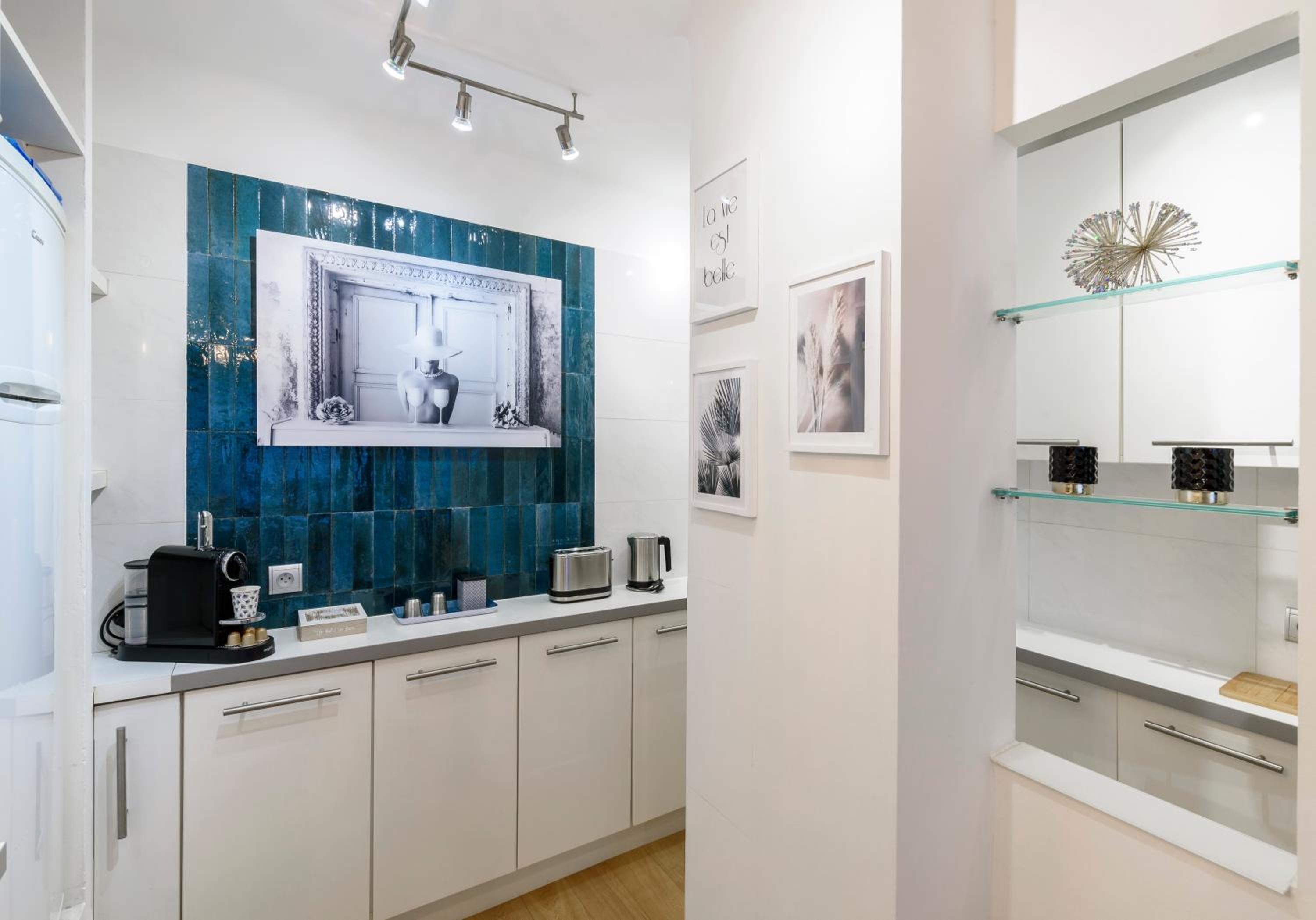 Apartment with Shower