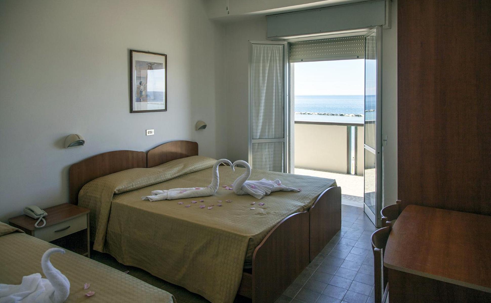 Triple Room with Sea View