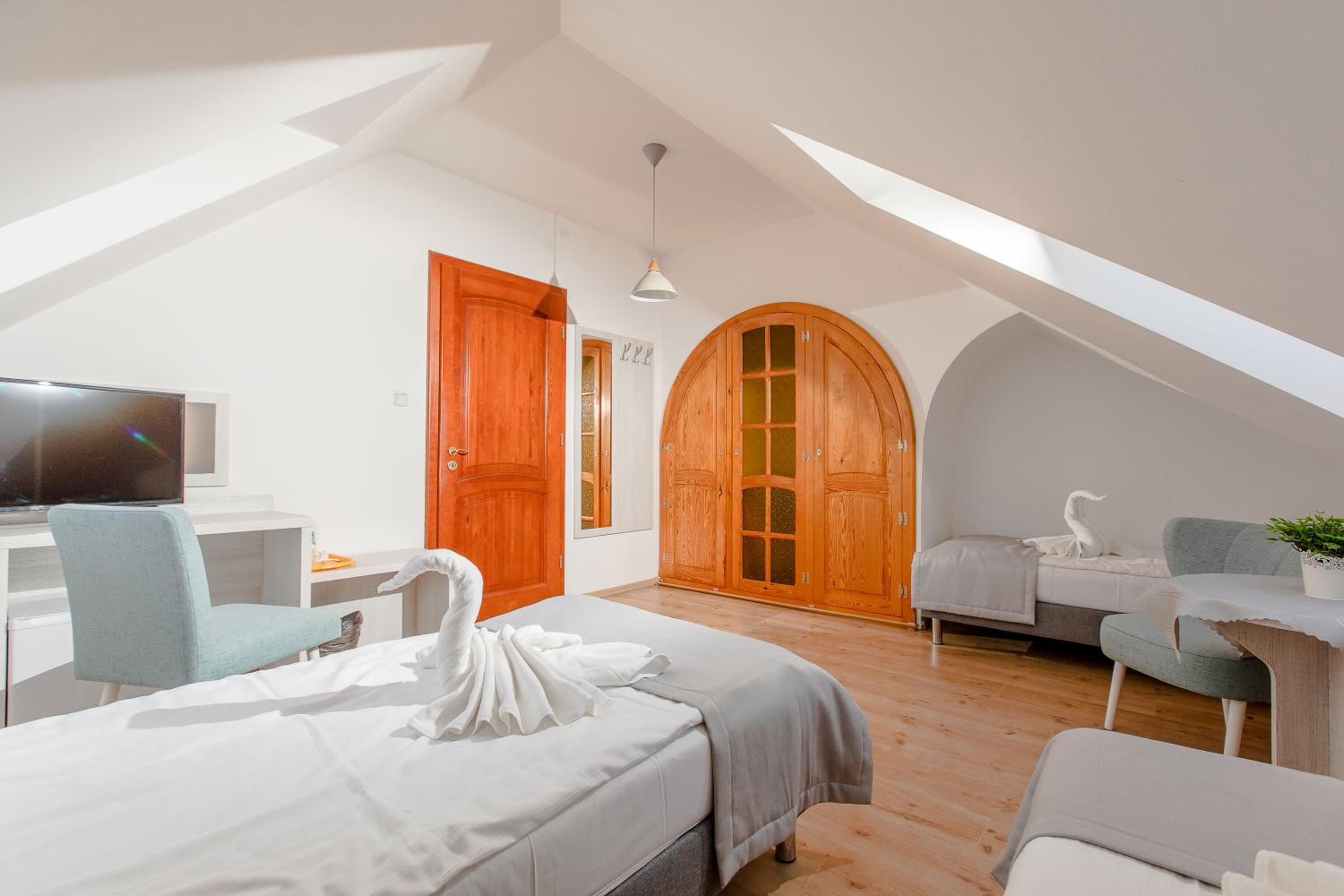 Triple Room with Private Bathroom photo 2