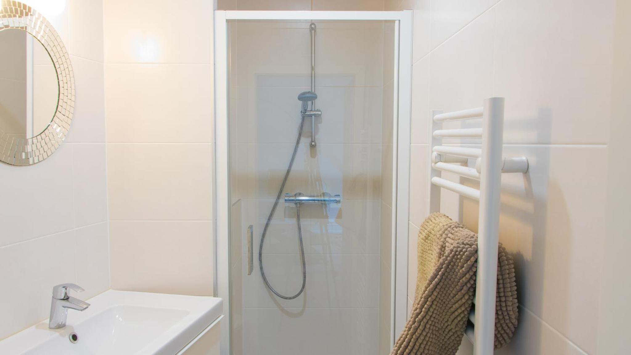 One-Bedroom Apartment - 3rd Floor - Photo 4