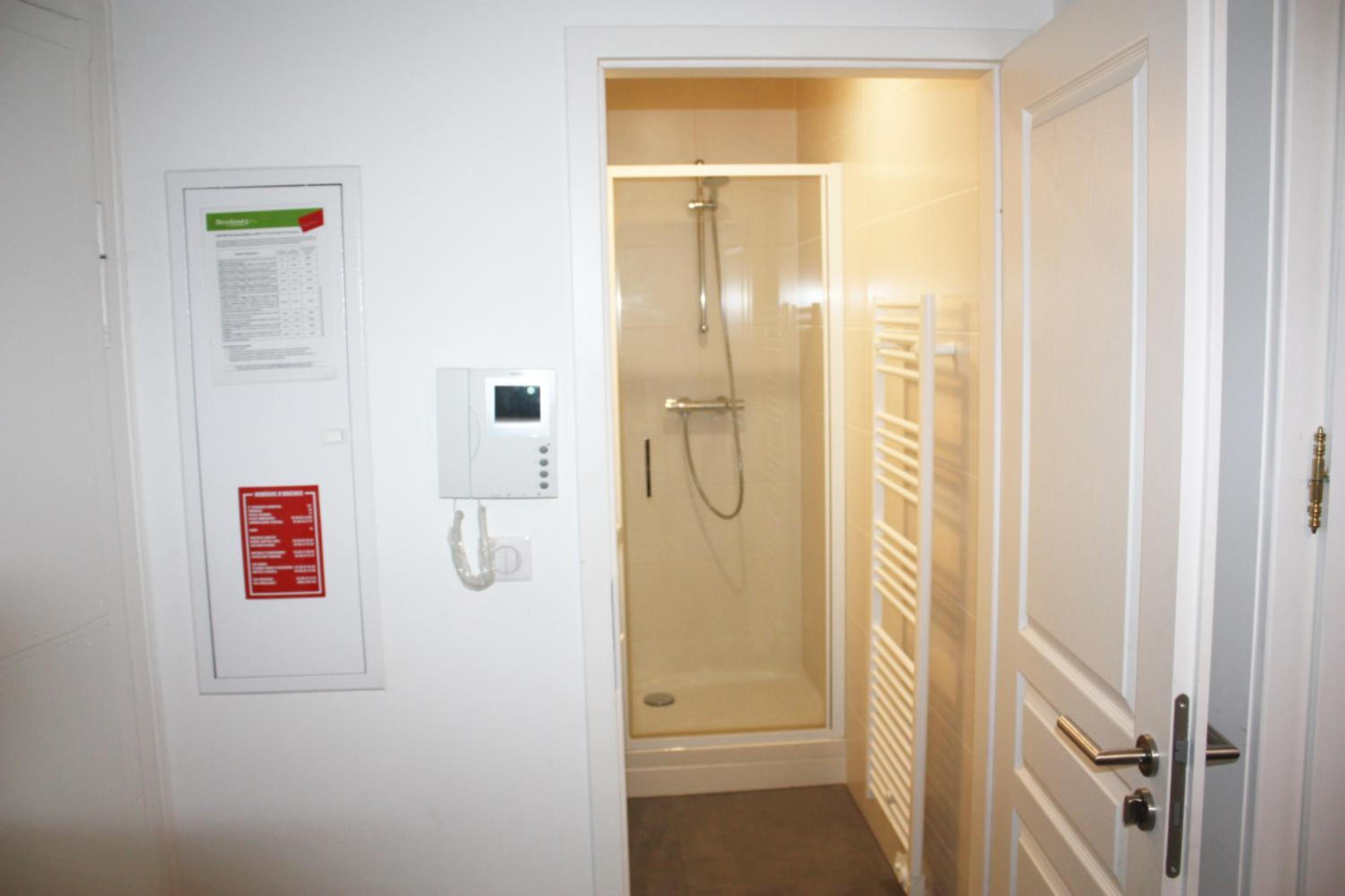 One-Bedroom Apartment - 3rd Floor - Photo 12