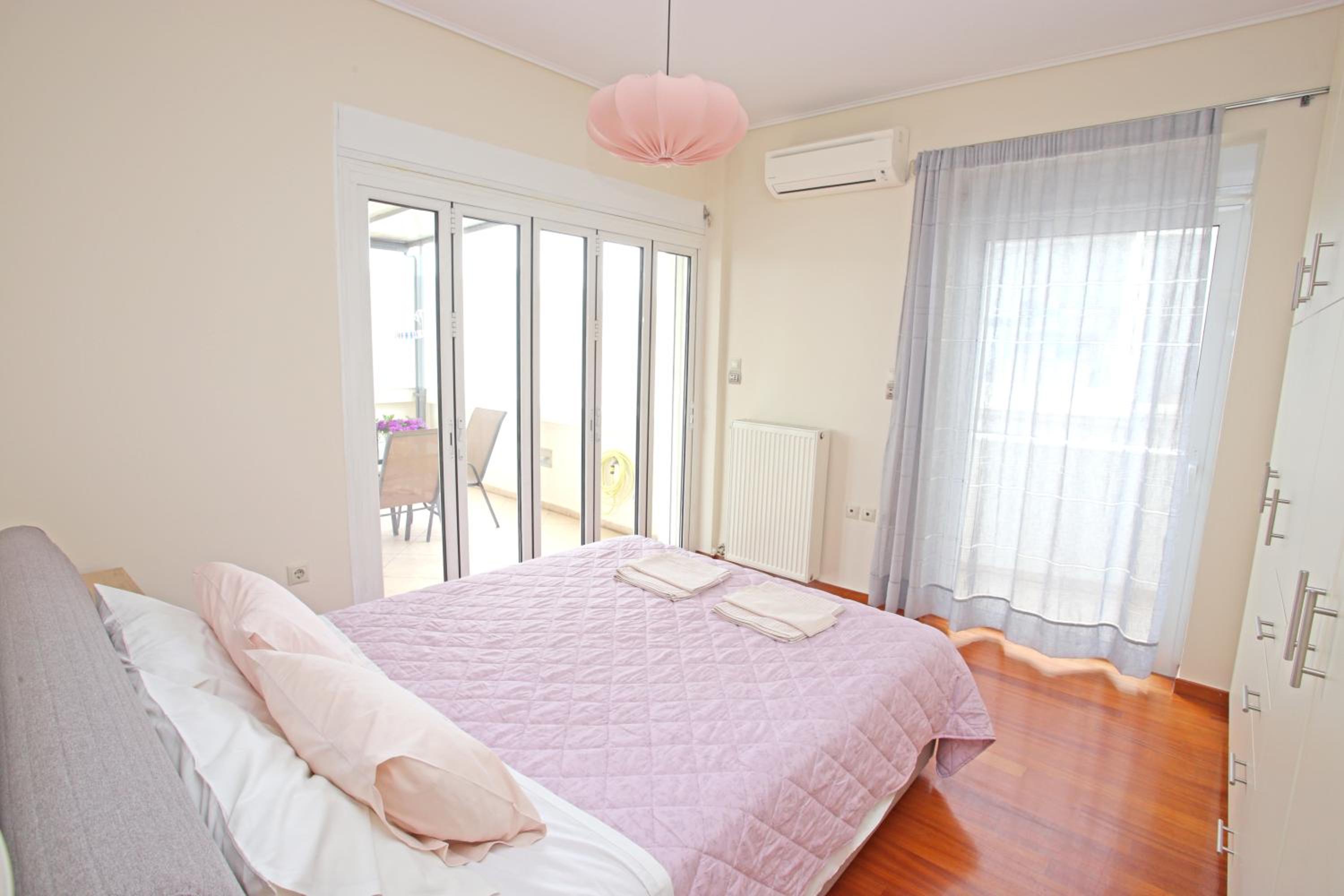 One-Bedroom Apartment - Photo 10