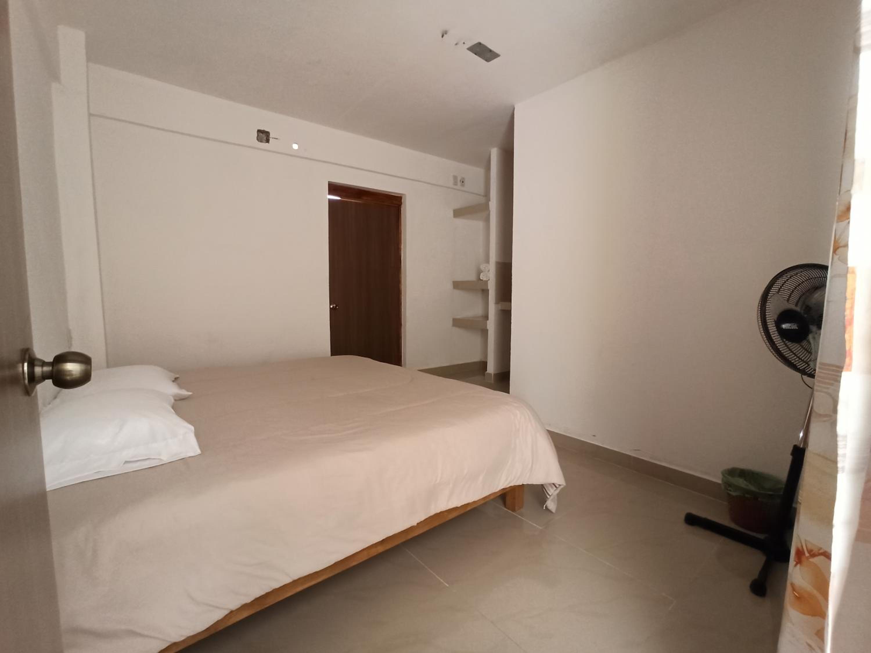 Standard King Room - Photo 3