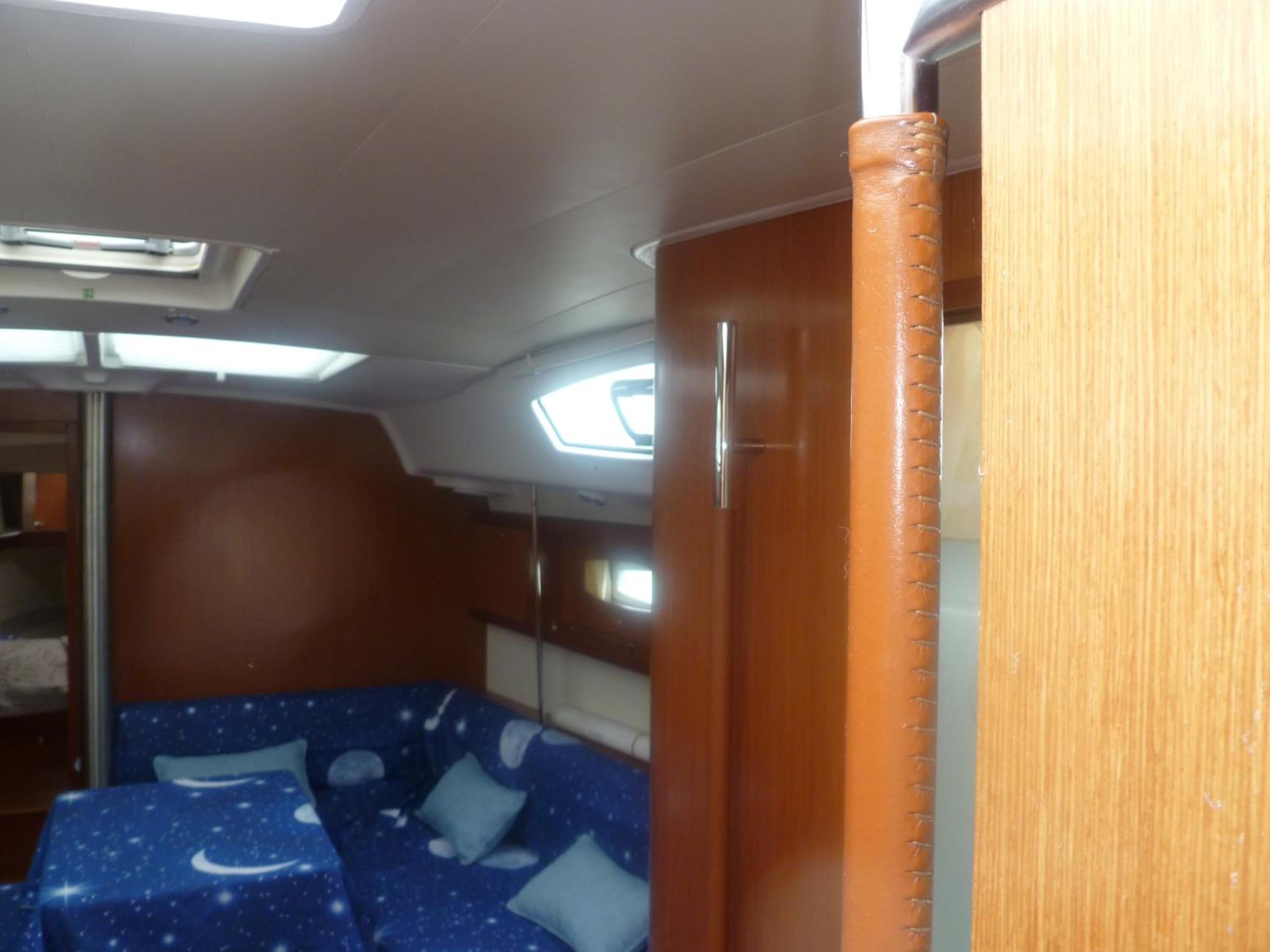 Cabin on Boat - Photo 2