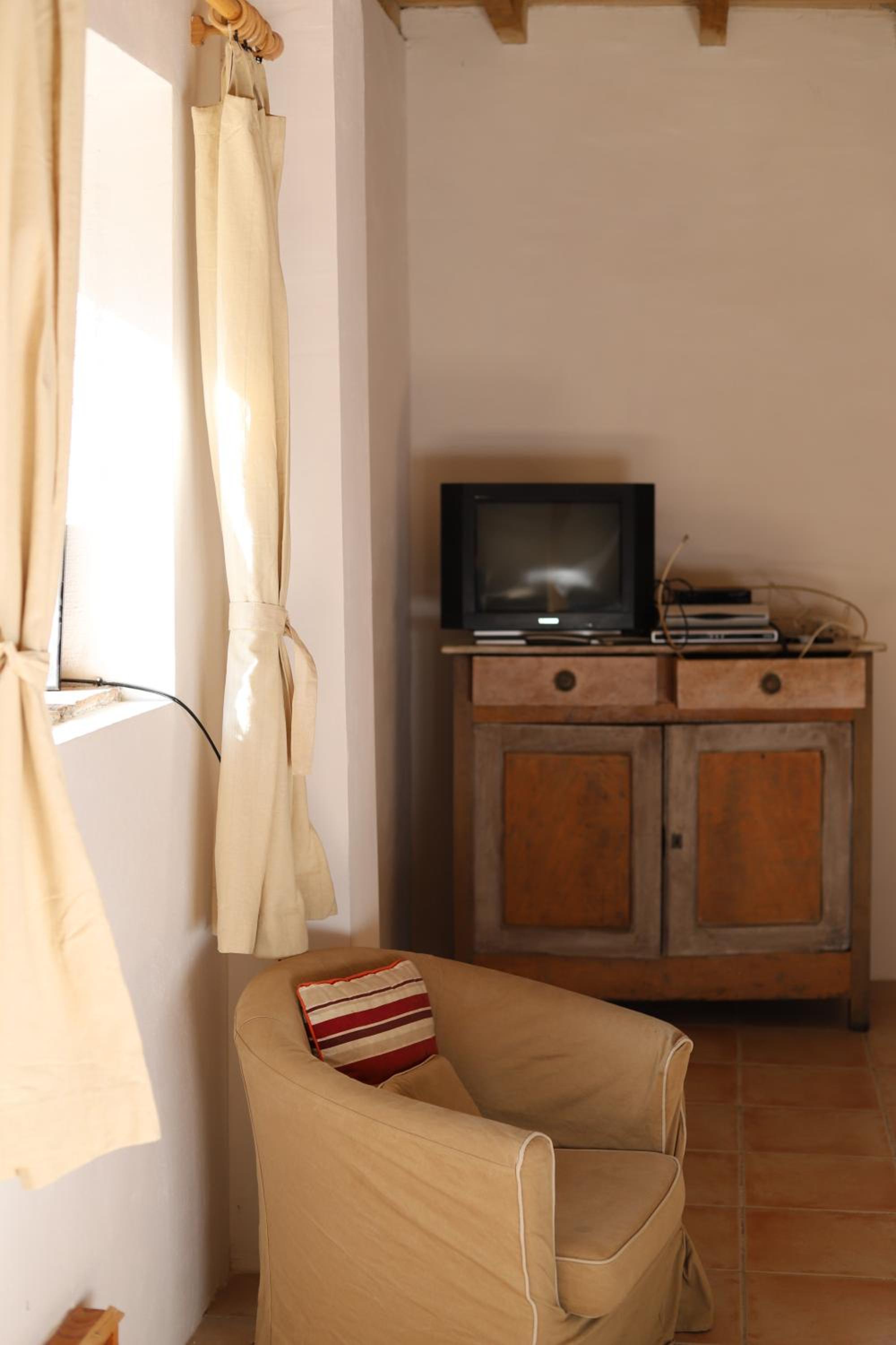Two-Bedroom House - Photo 31